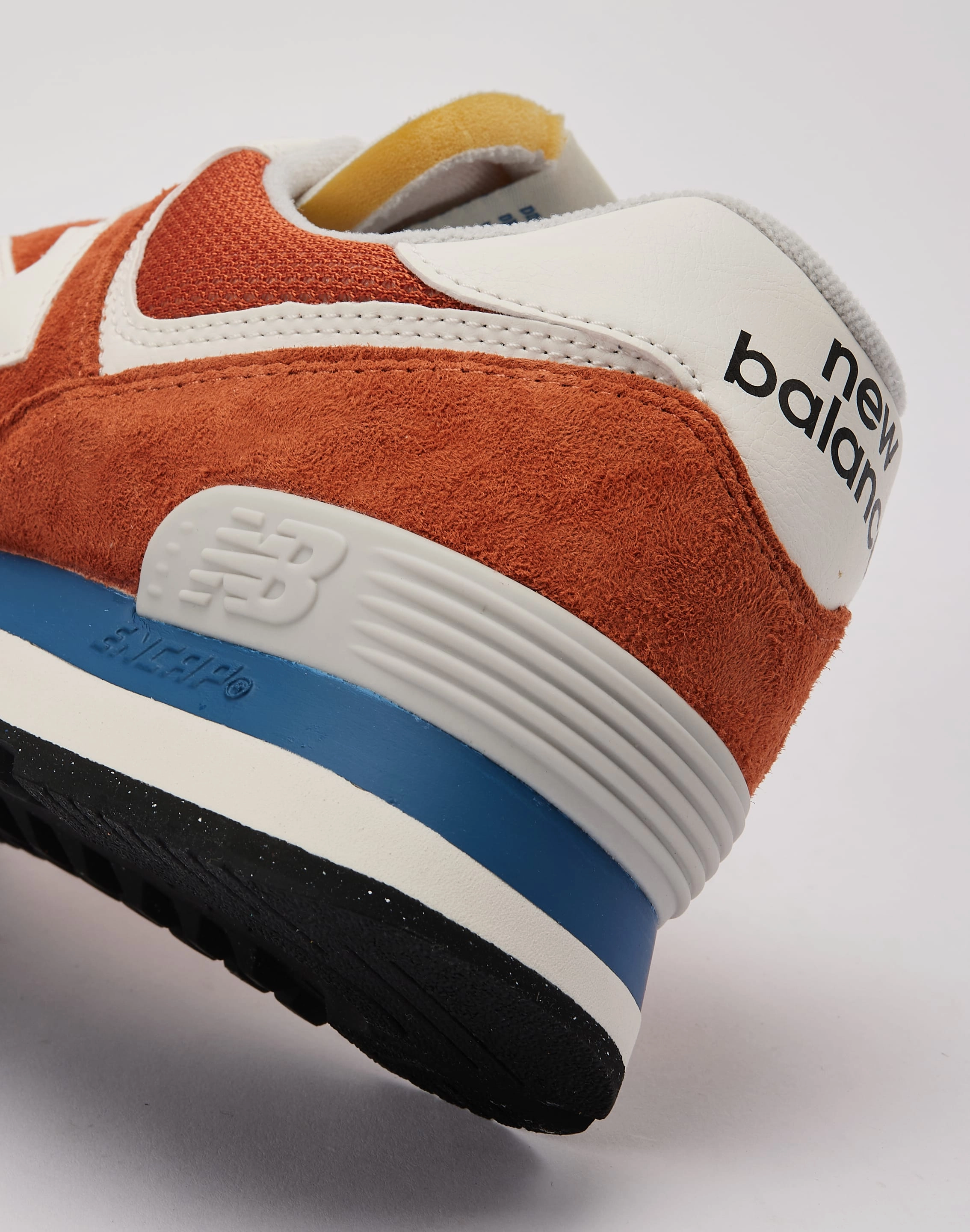 Compression Resistant Mesh Bold Design New Balance 574