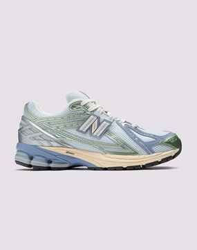 Asymmetric Lace Design New Balance 1906R