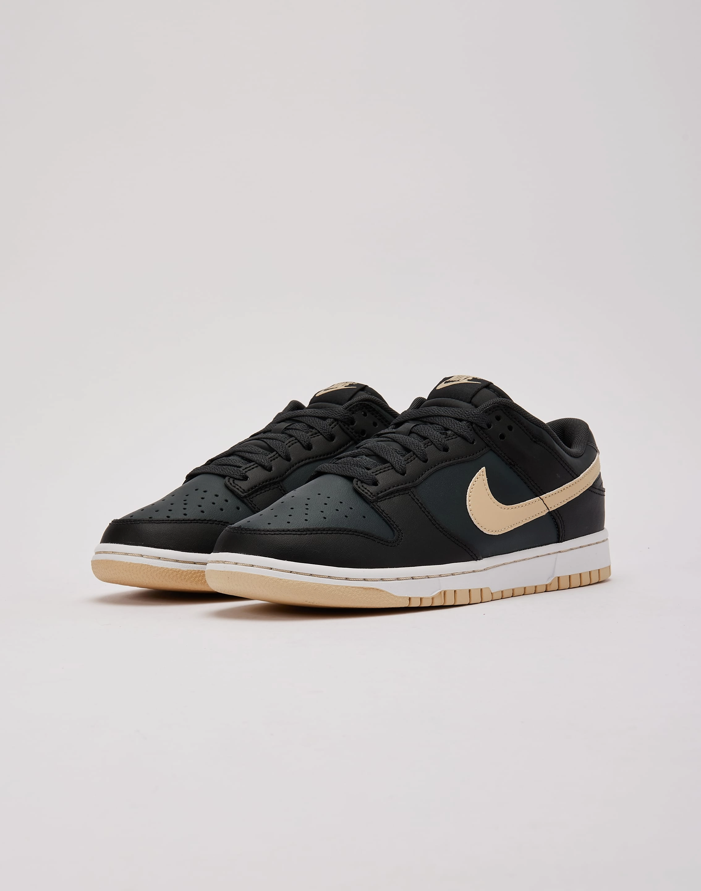 Gym Life Sturdy Build Nike Dunk Low