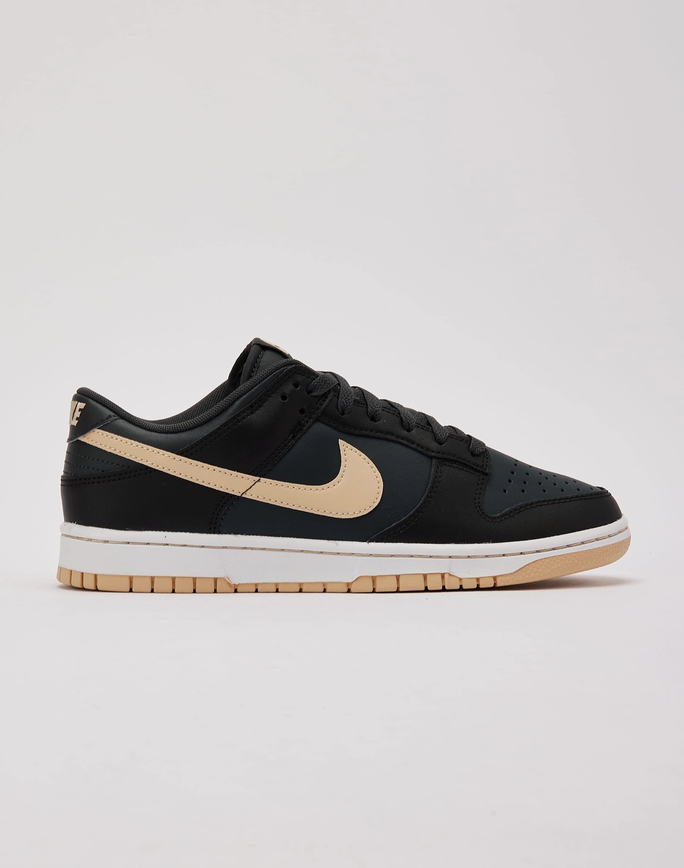 Nike Dunk Low Digital Run Feather Light Travel Enthusiasts