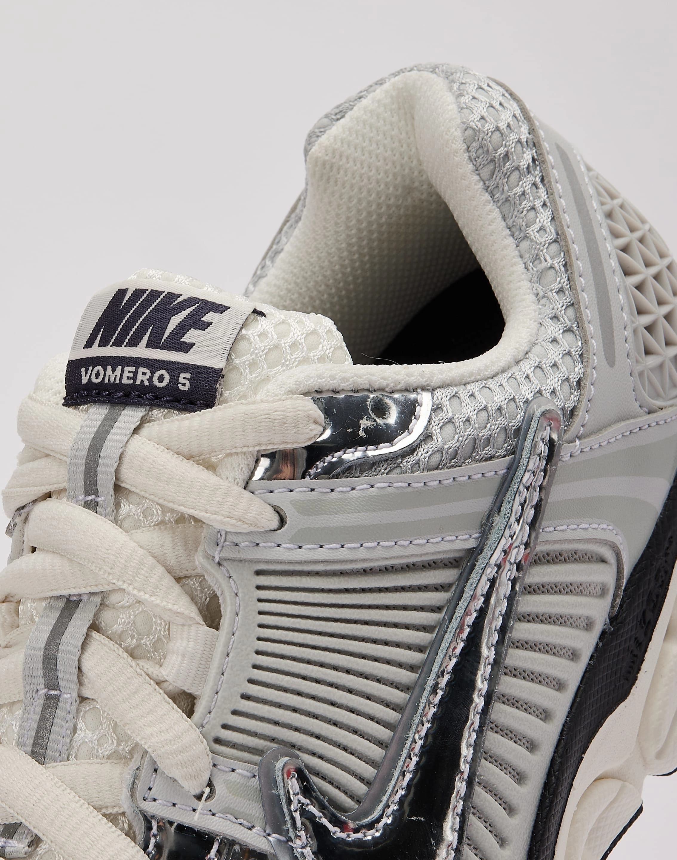 Nike Zoom Vomero 5 Multi Directional Flex Grooves