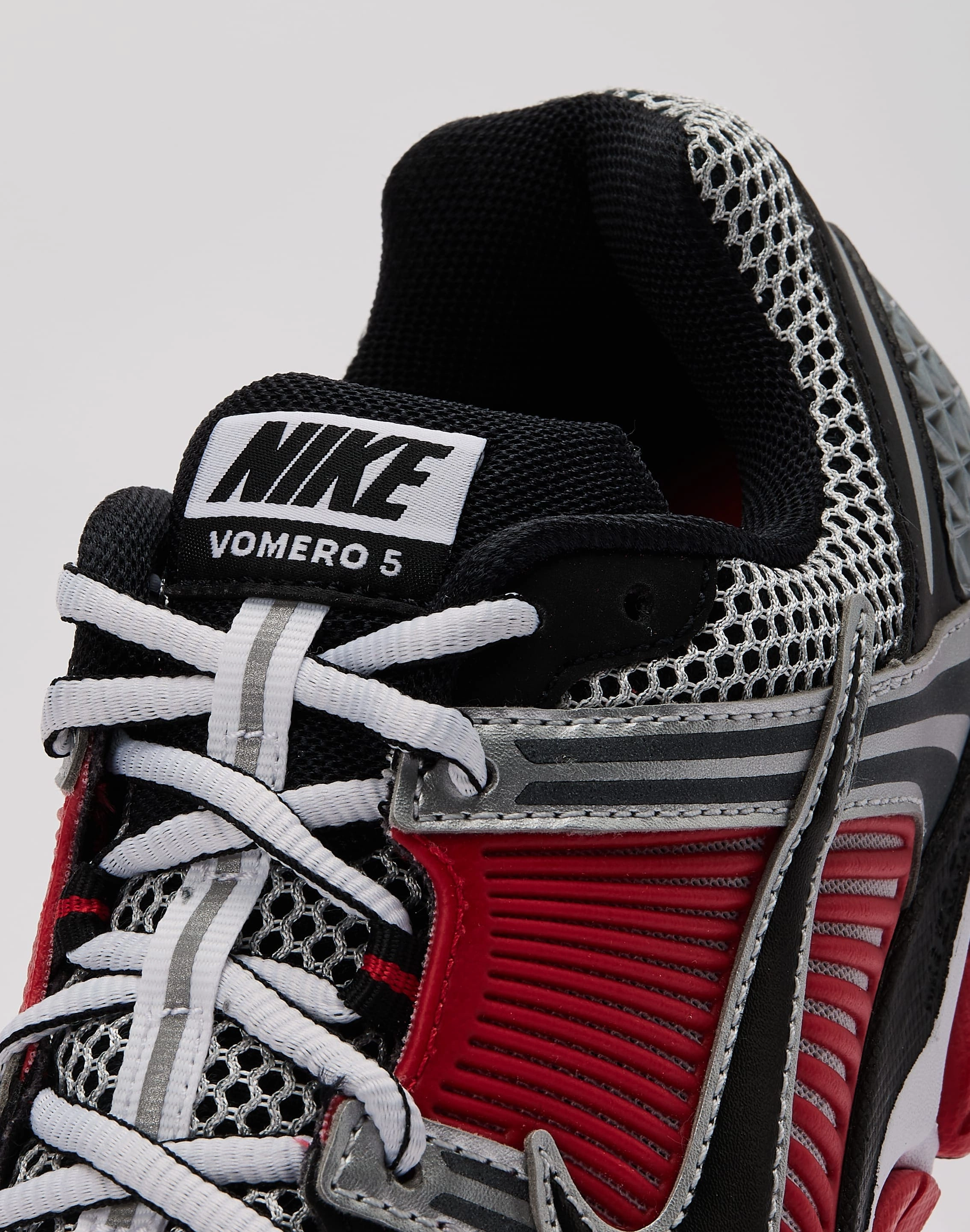 Nike Zoom Vomero 5 Kinetic Response System storage - friendly