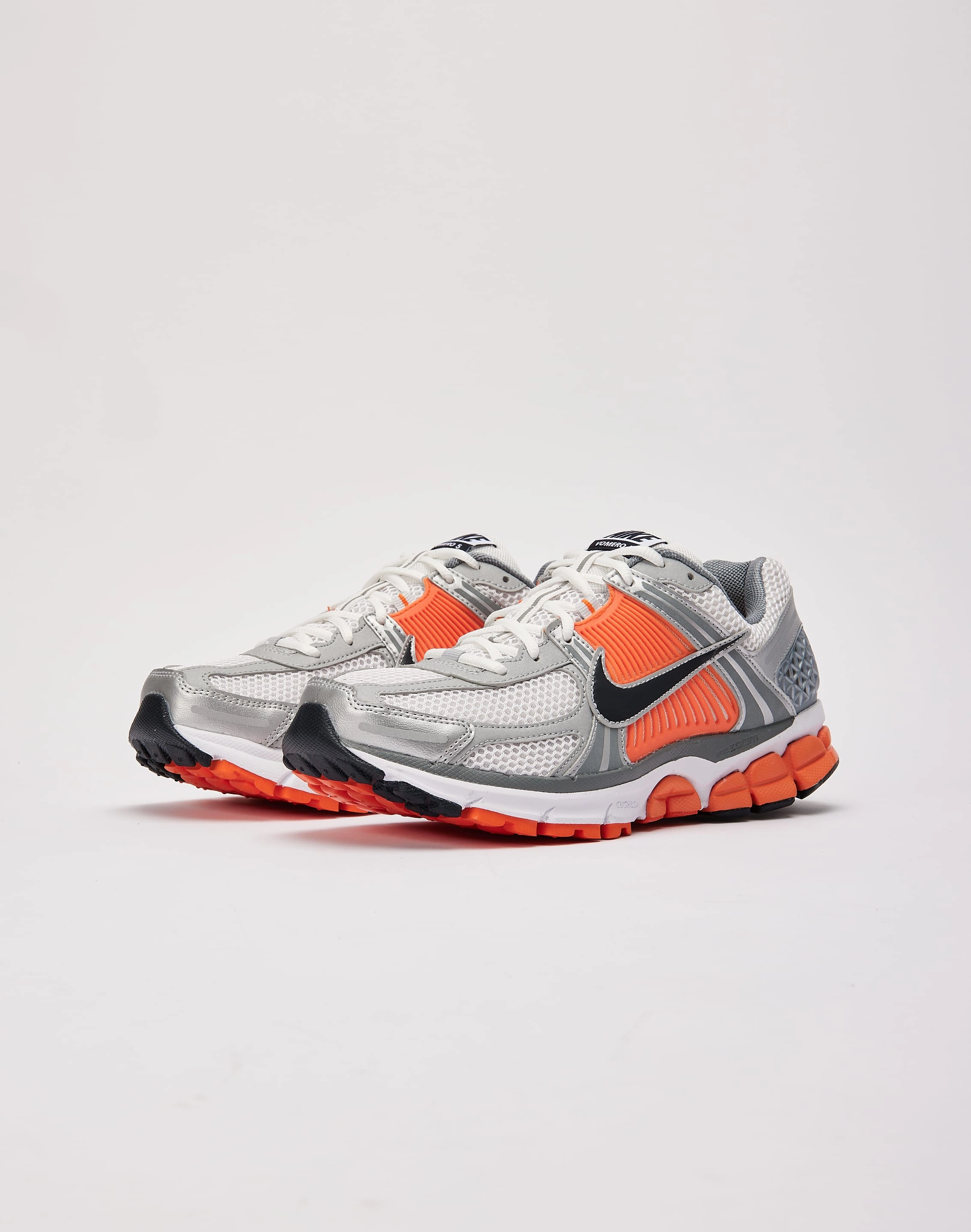 camping - running shoes Nike Zoom Vomero 5