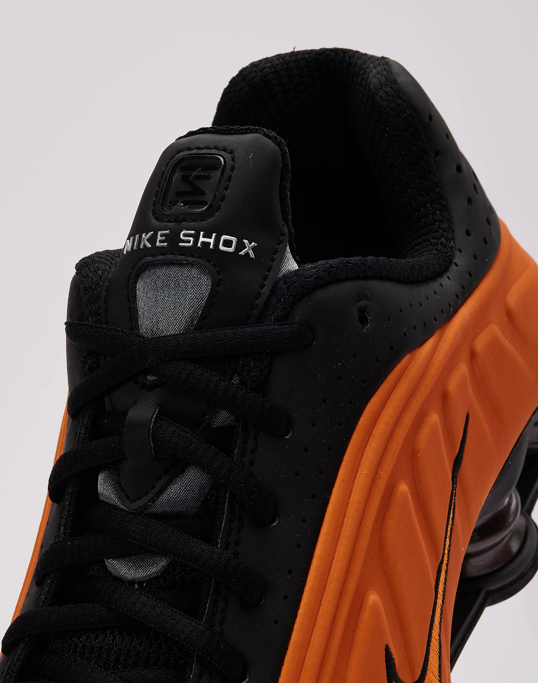 Abrasion   Resistant Nike Shox R4