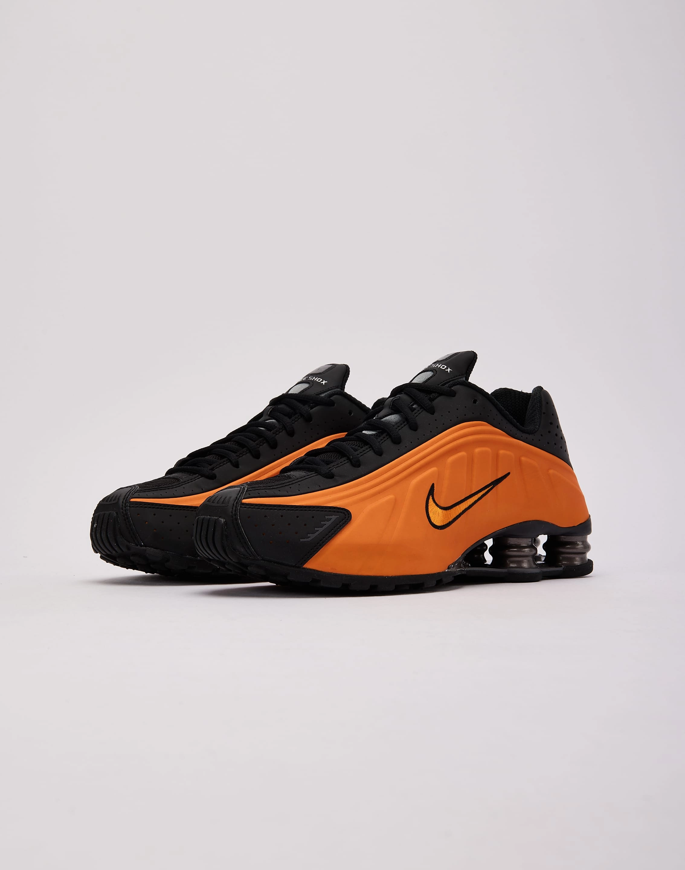confident - running Nike Shox R4