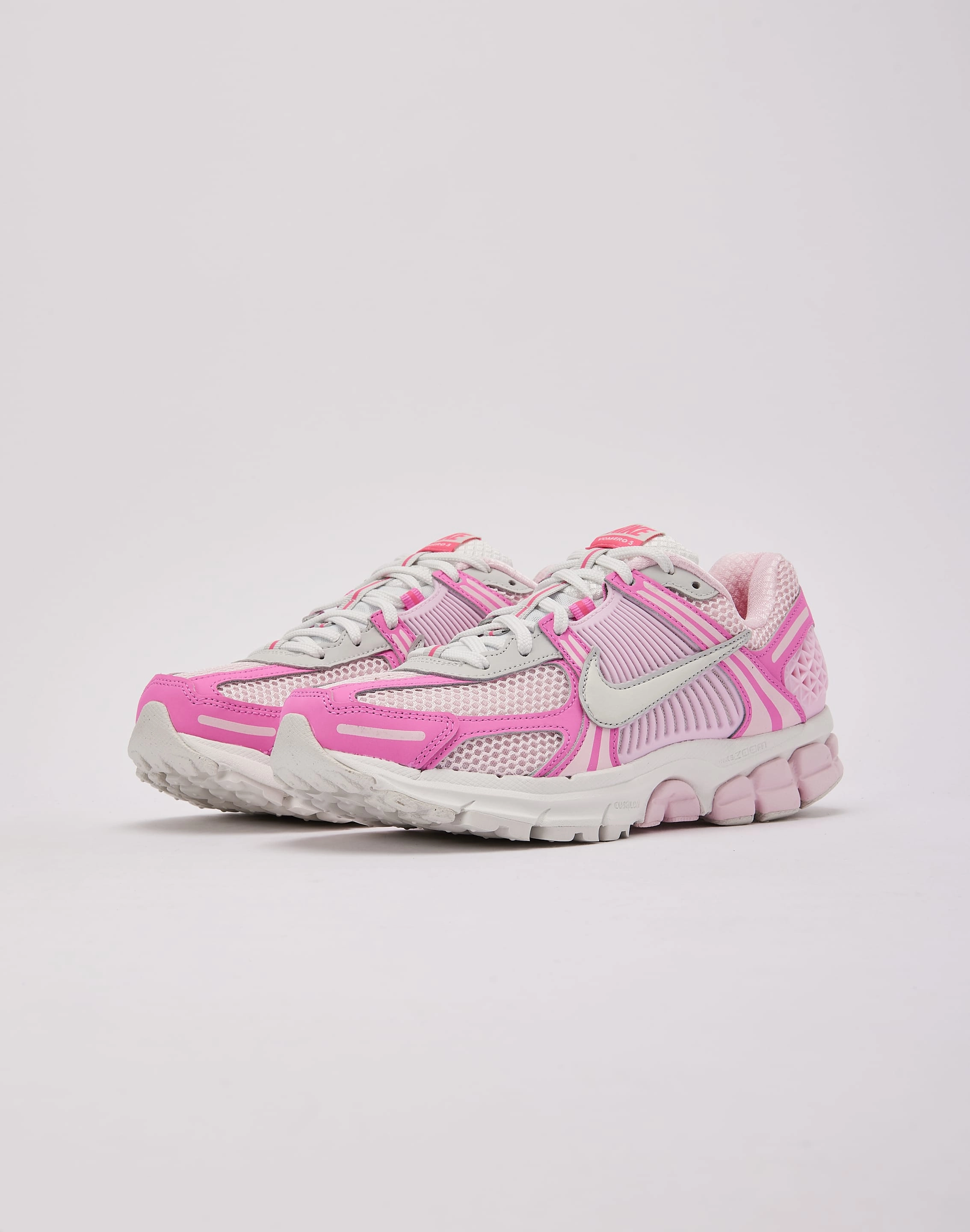 Nike Zoom Vomero 5 Flexible Outsole Shoes Pressure Relief Zones