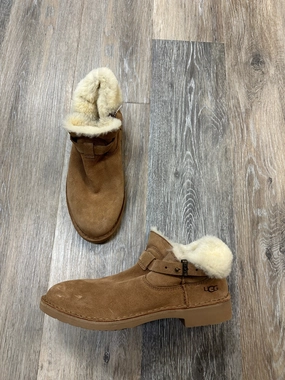 Slip Resistant Outdoor Explorers Boots Designer By Ugg In Tan, Size: 7