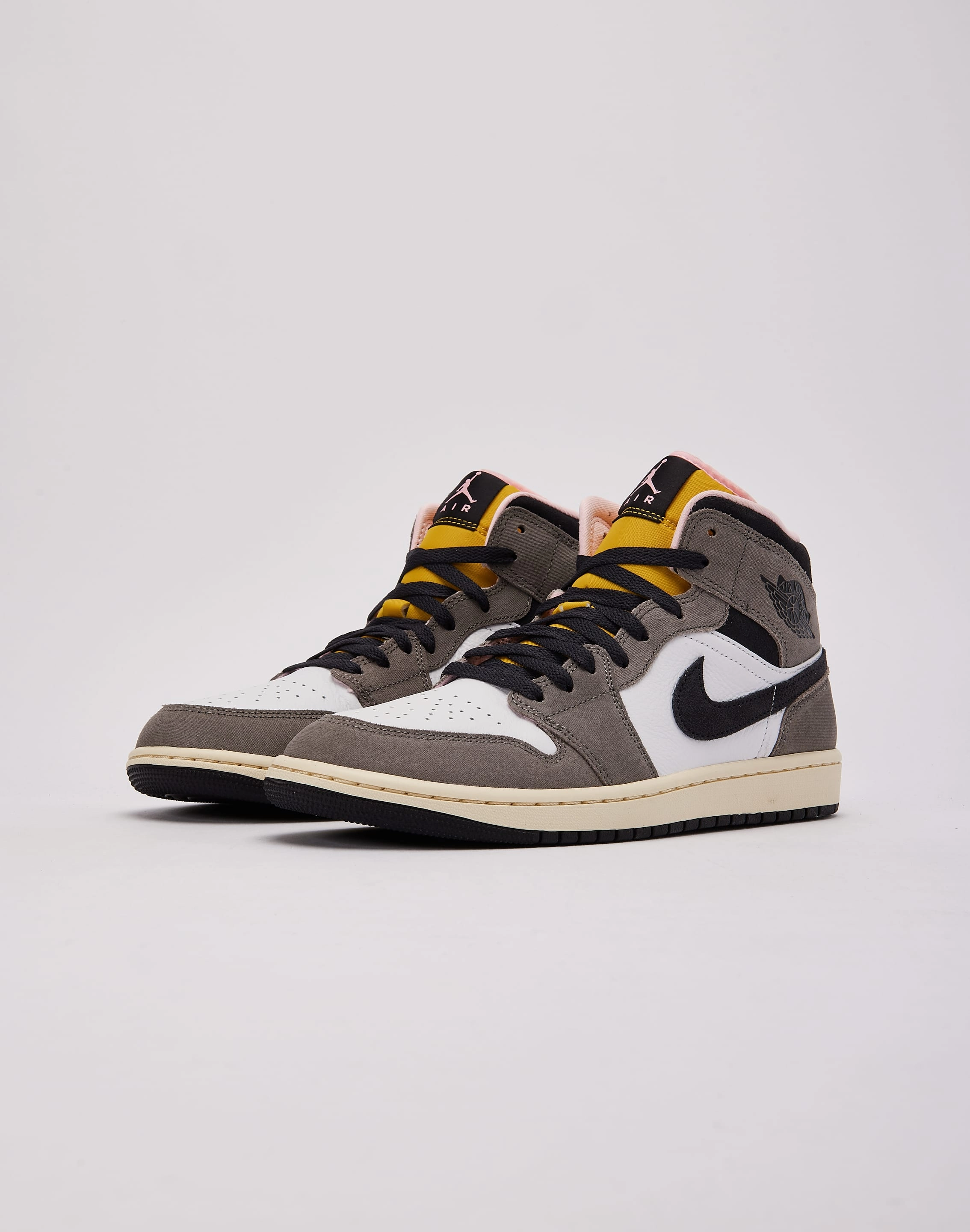 Resort Mood Top Rated Jordan Air Jordan 1 Mid SE