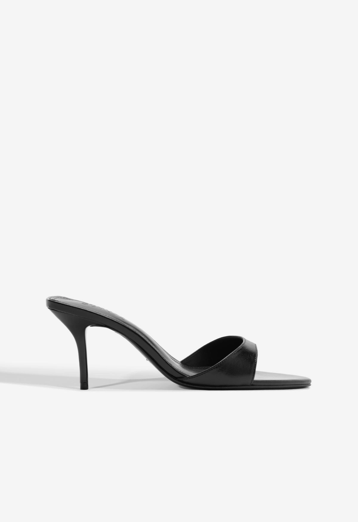 dry surface Elodie Leather Sandal