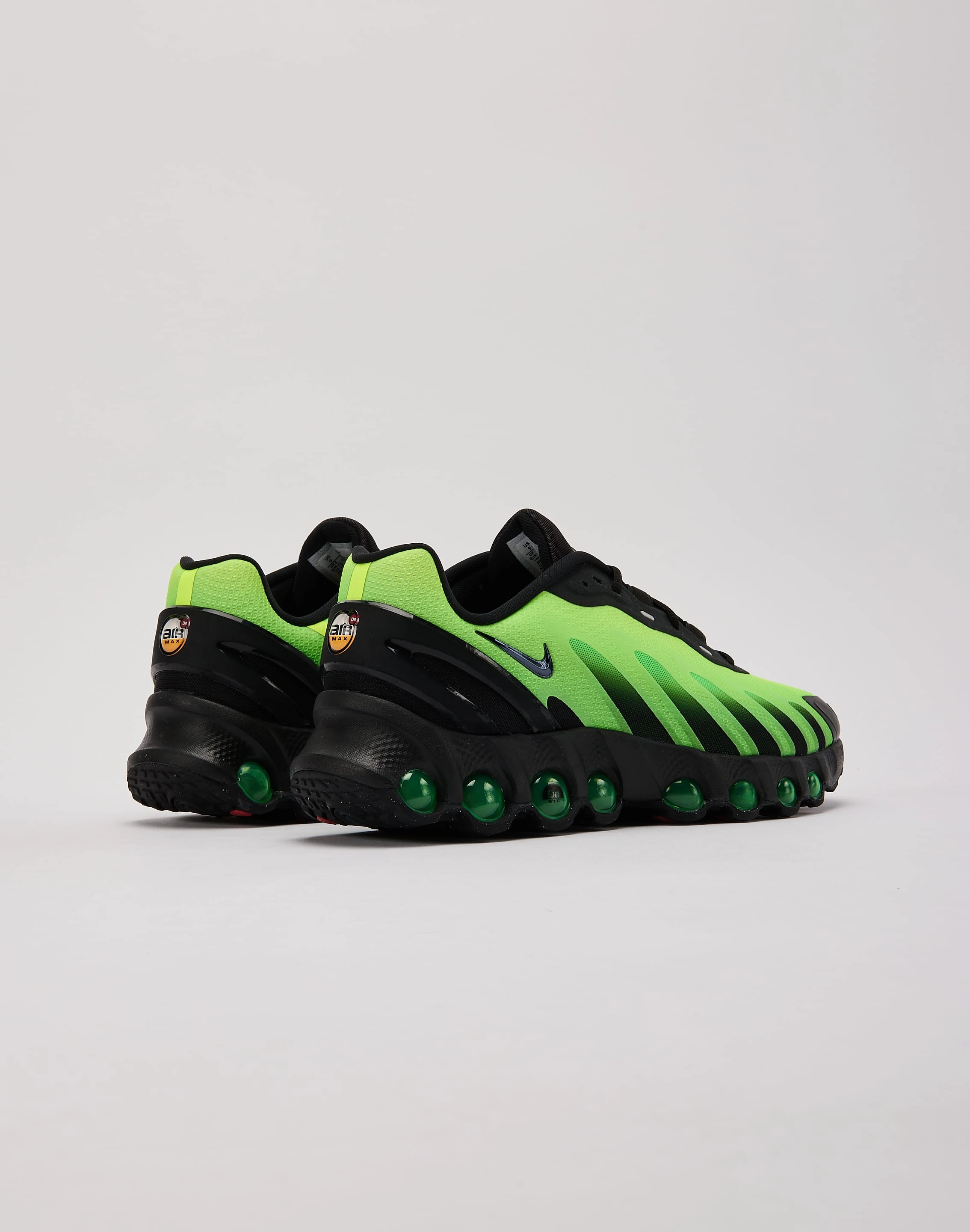 Continuous Cushion Layer Nike Air Max Dn8