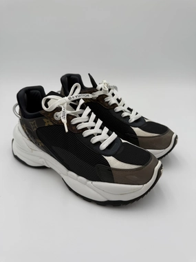 Shoes Luxury Designer By Louis Vuitton In Black & White, Size:8.5 Seamless Fit Work Commute