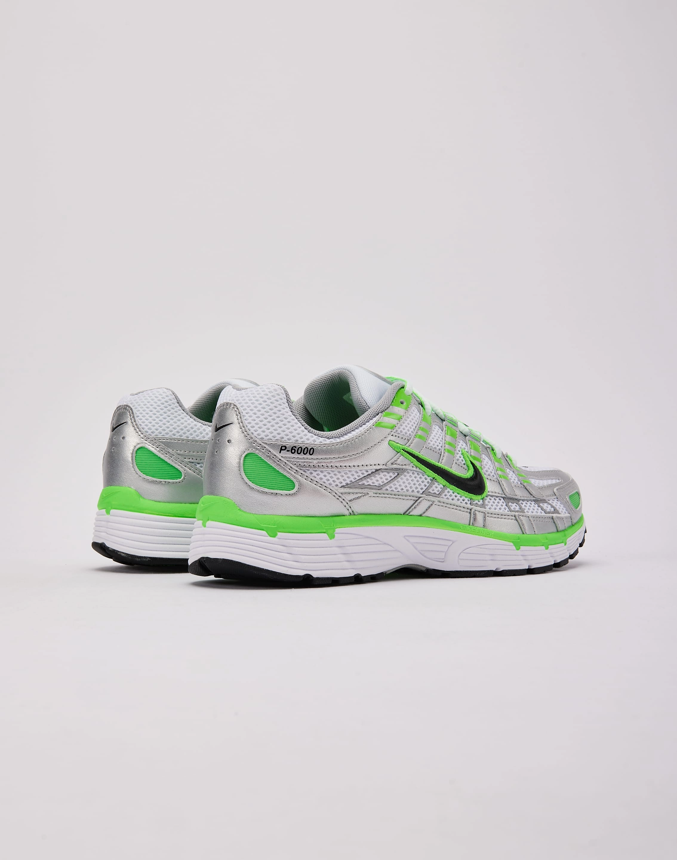 Nike P-6000 SE Ventilation Channel System narrow - toe box shoes
