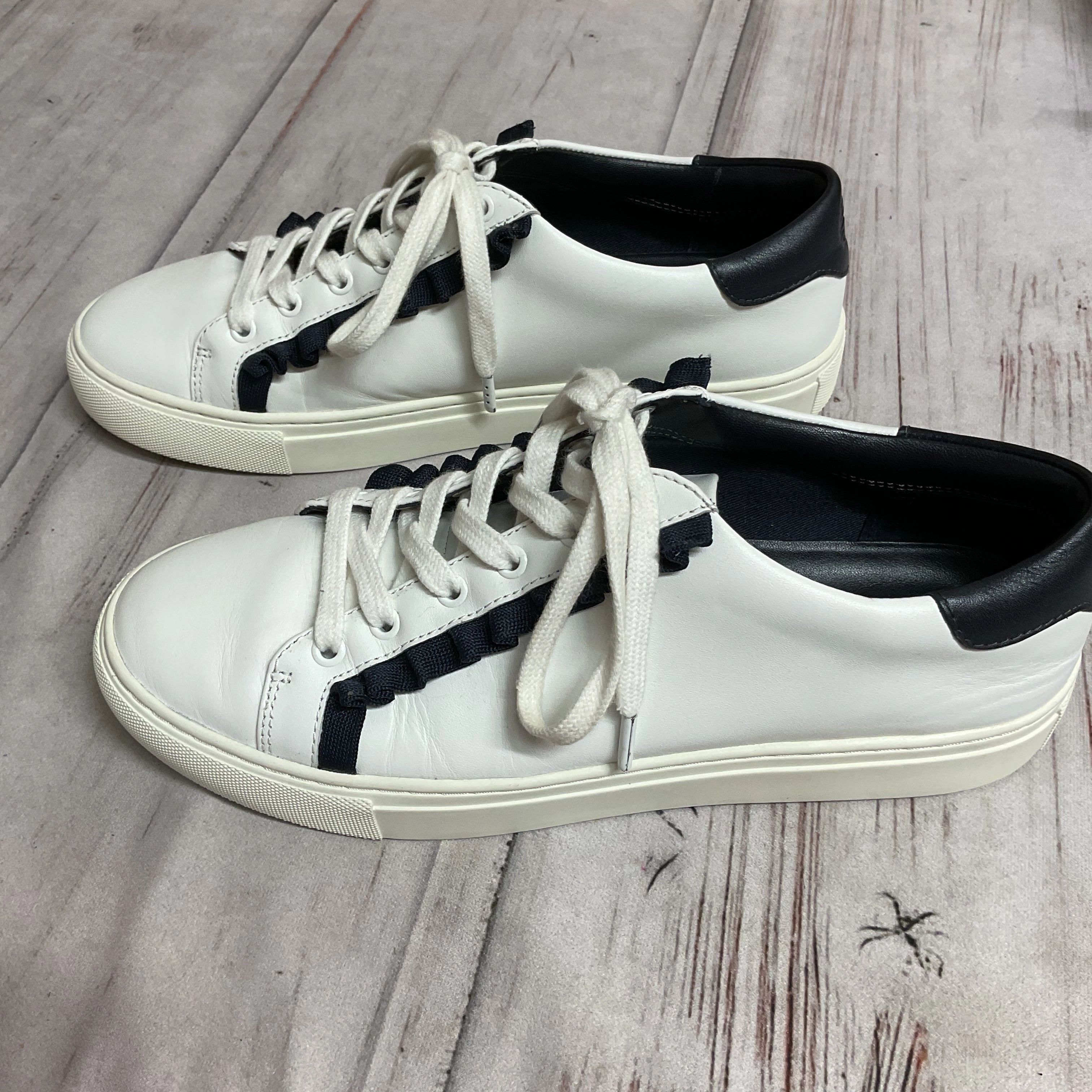 Adjustable Street Edge Shoes Designer By Tory Burch In Navy & White, Size:9