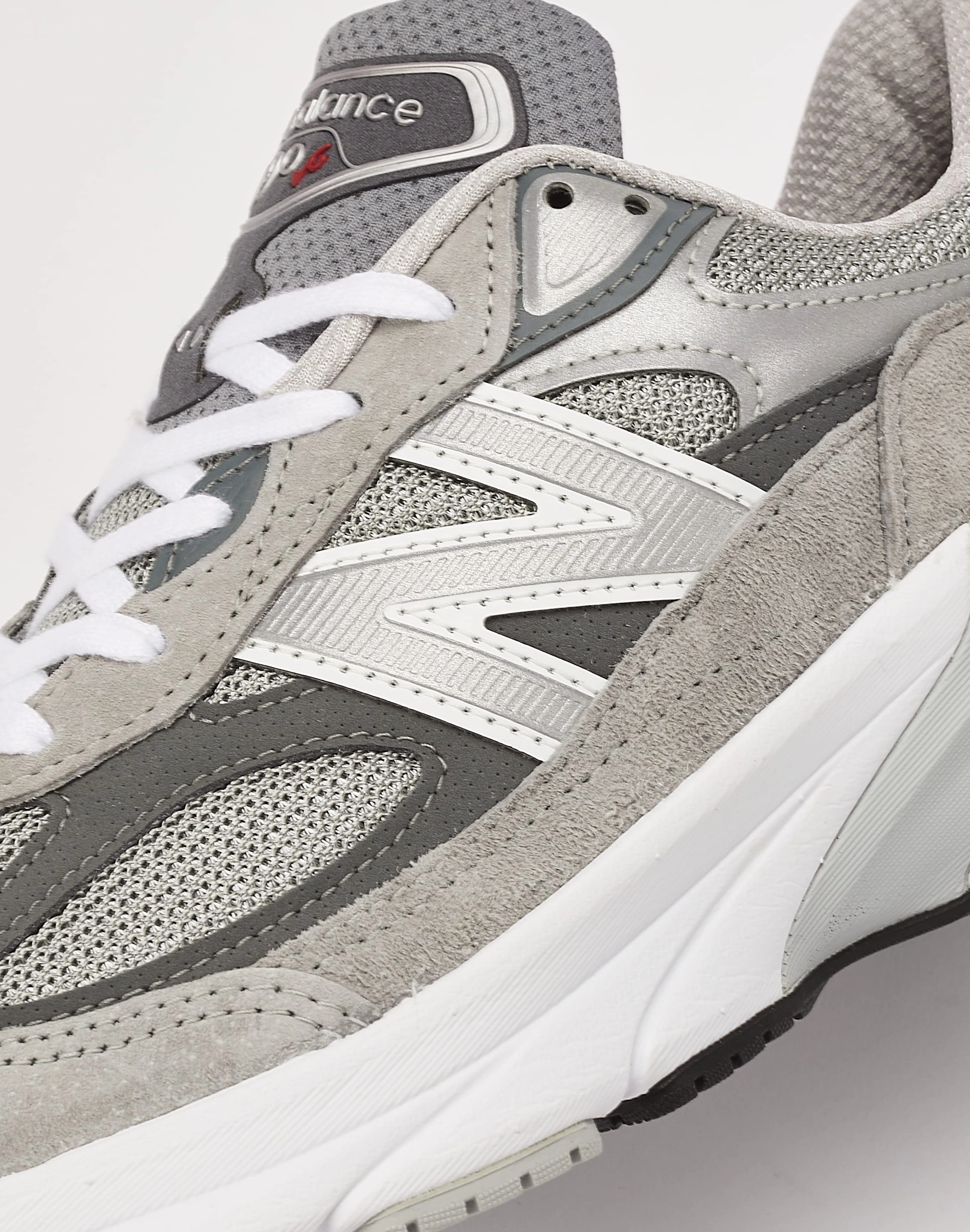 New Balance 990v6 velcro shoes running in smooth tracks shoes