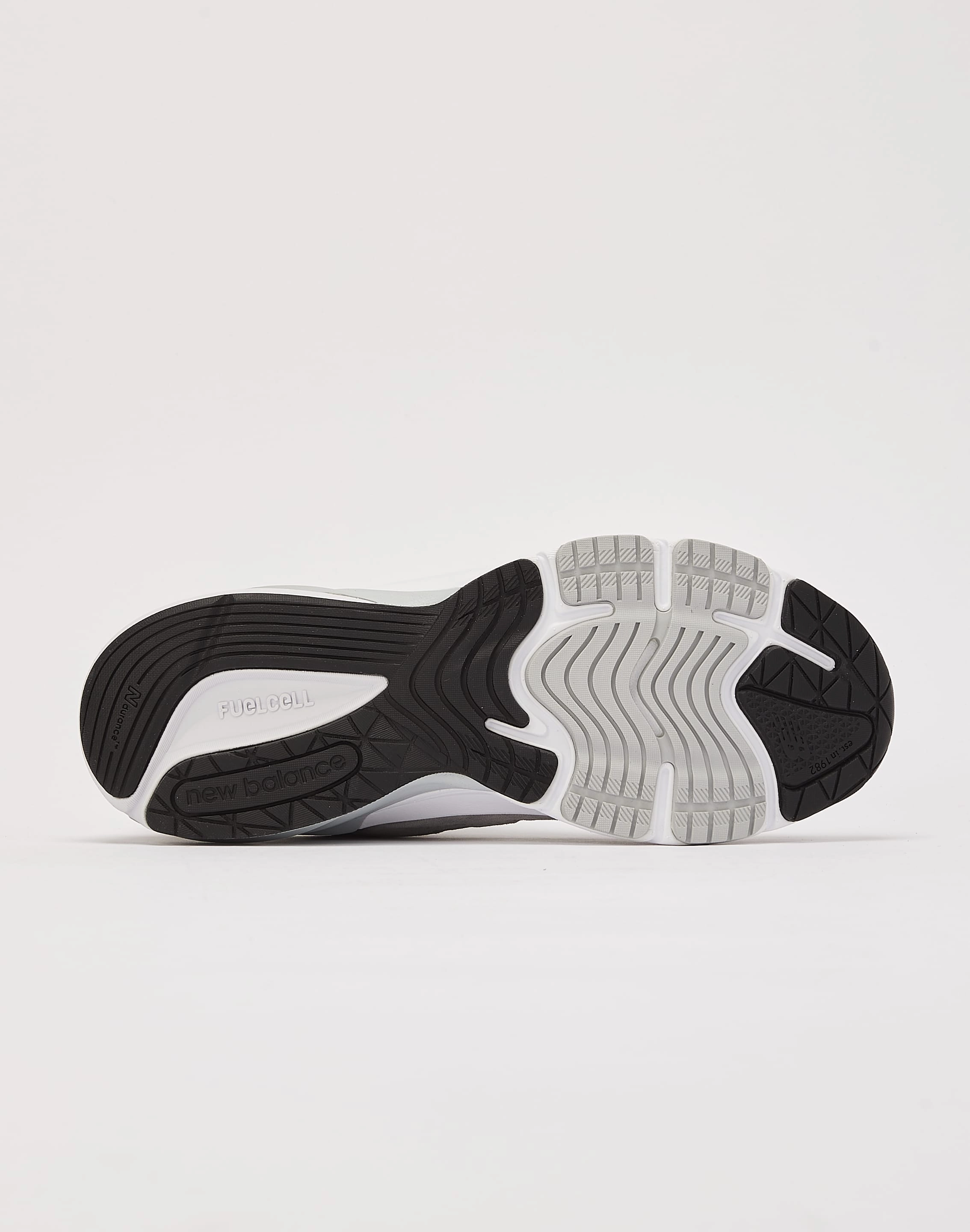 running in evening for sprints New Balance 990v6