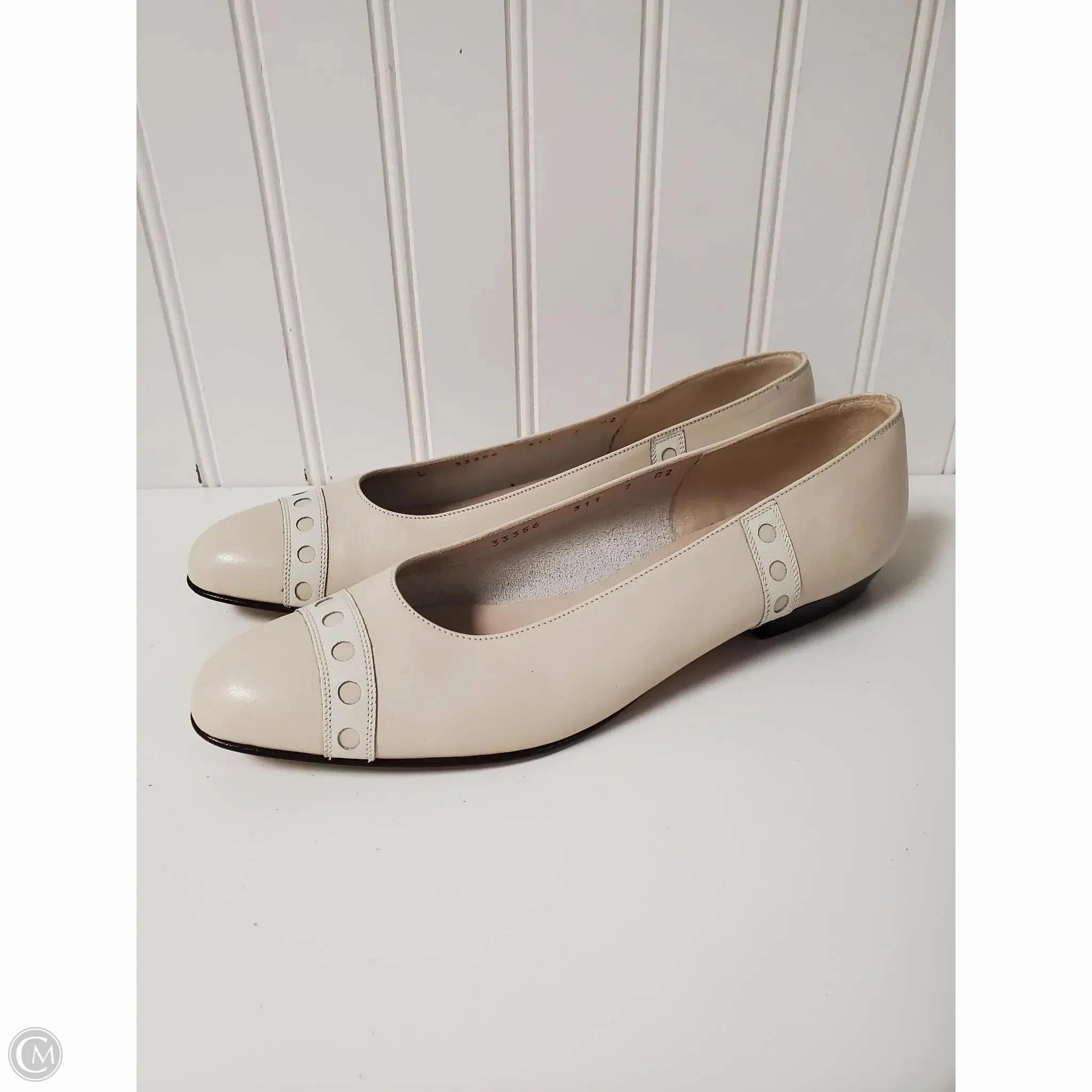 Shoes Designer By Ferragamo In Taupe, Size: 7 Travel Light