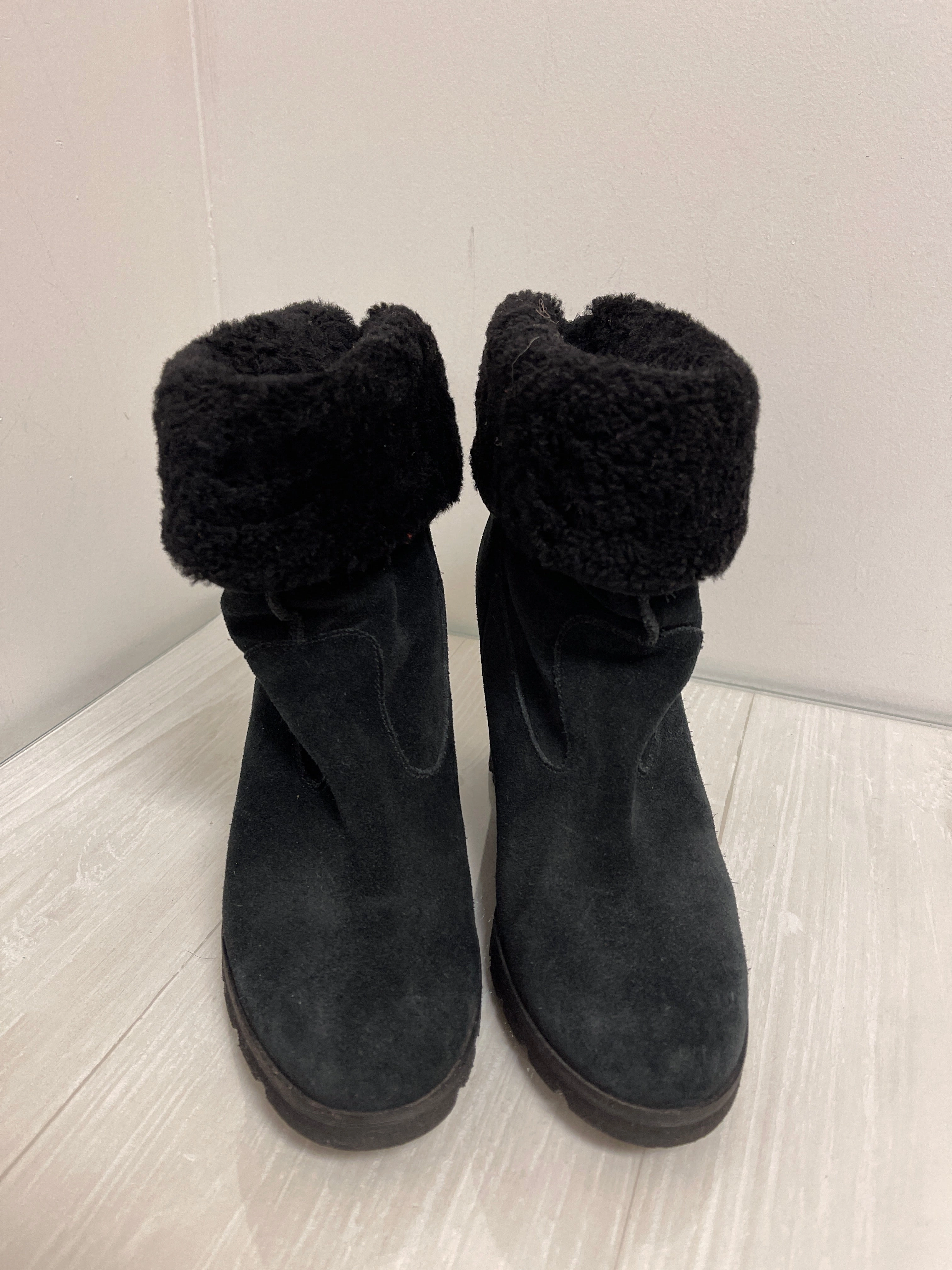 Padded Comfort Cold Weather Boots Designer By Ugg In Black, Size: 8