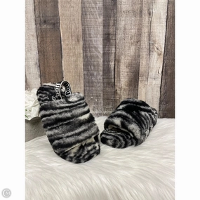 Slippers Designer By Ugg In Black & White Feather Light Travel Enthusiasts Ultra Light Construction