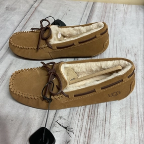 Smart Look Shoes Designer By Ugg In Tan, Size:7