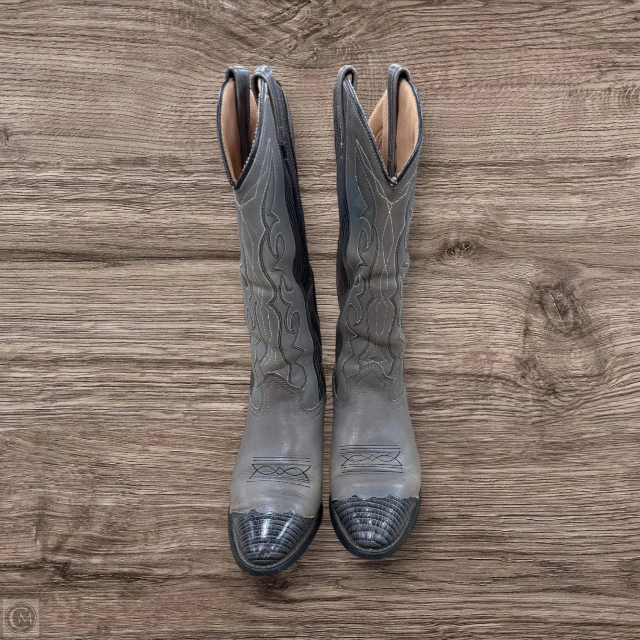 Minimal Profile Boots Western By Clothes Mentor In Grey, Size: 8