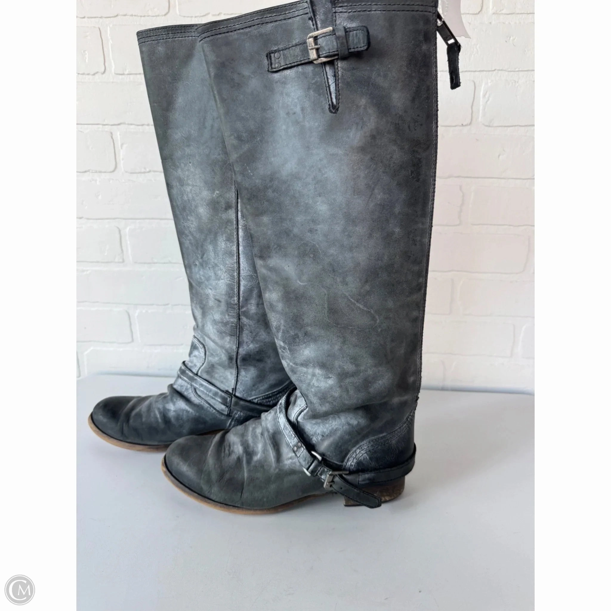 Boots Knee Flats By Steve Madden In Grey, Size: 9 Flexible Material Cushioned Step Weekend Wanderer