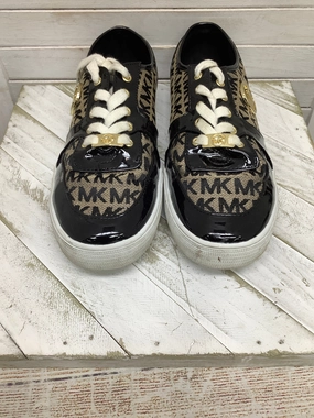 Adjustable Closure Shoes Designer By Michael Kors  Size: 5