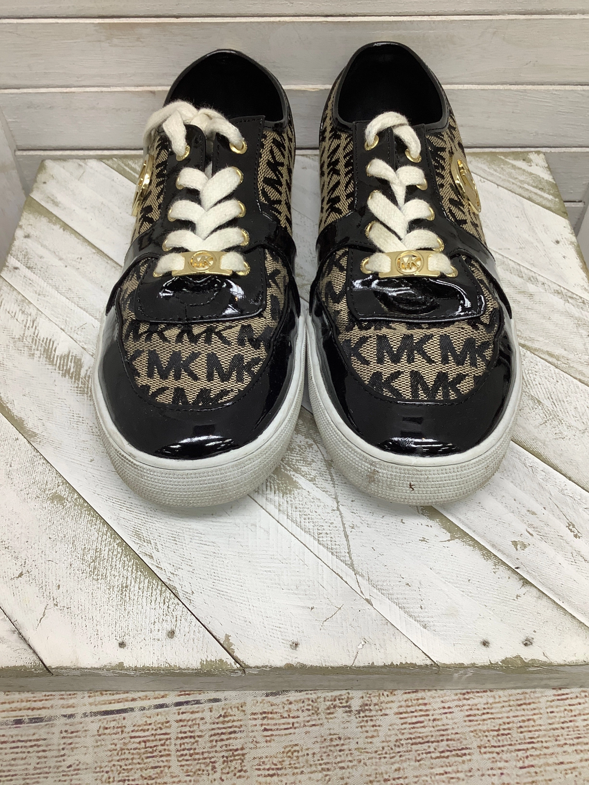 Adjustable Closure Shoes Designer By Michael Kors  Size: 5