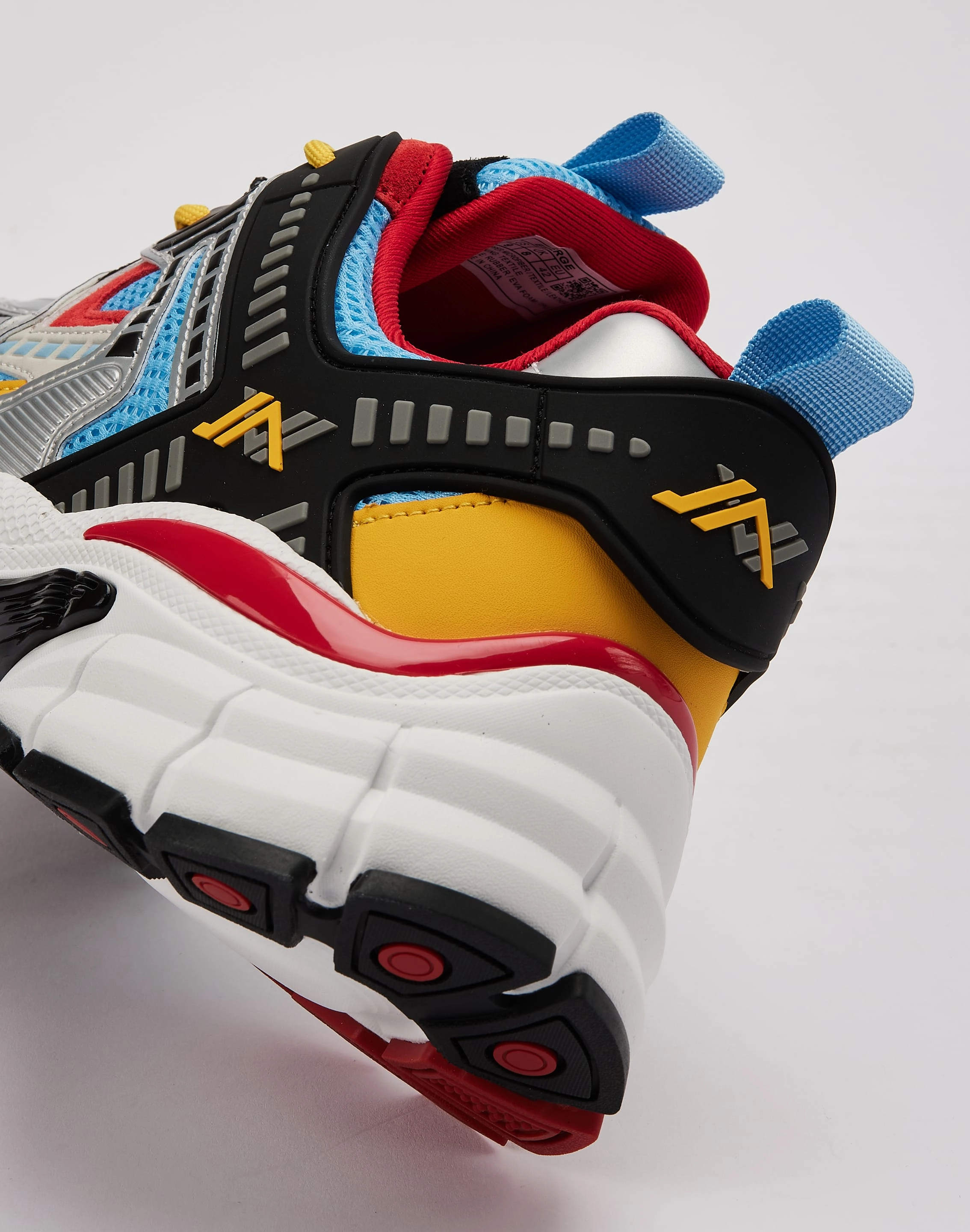 Javi Emerge closed - toe shoes running on dirt shoes