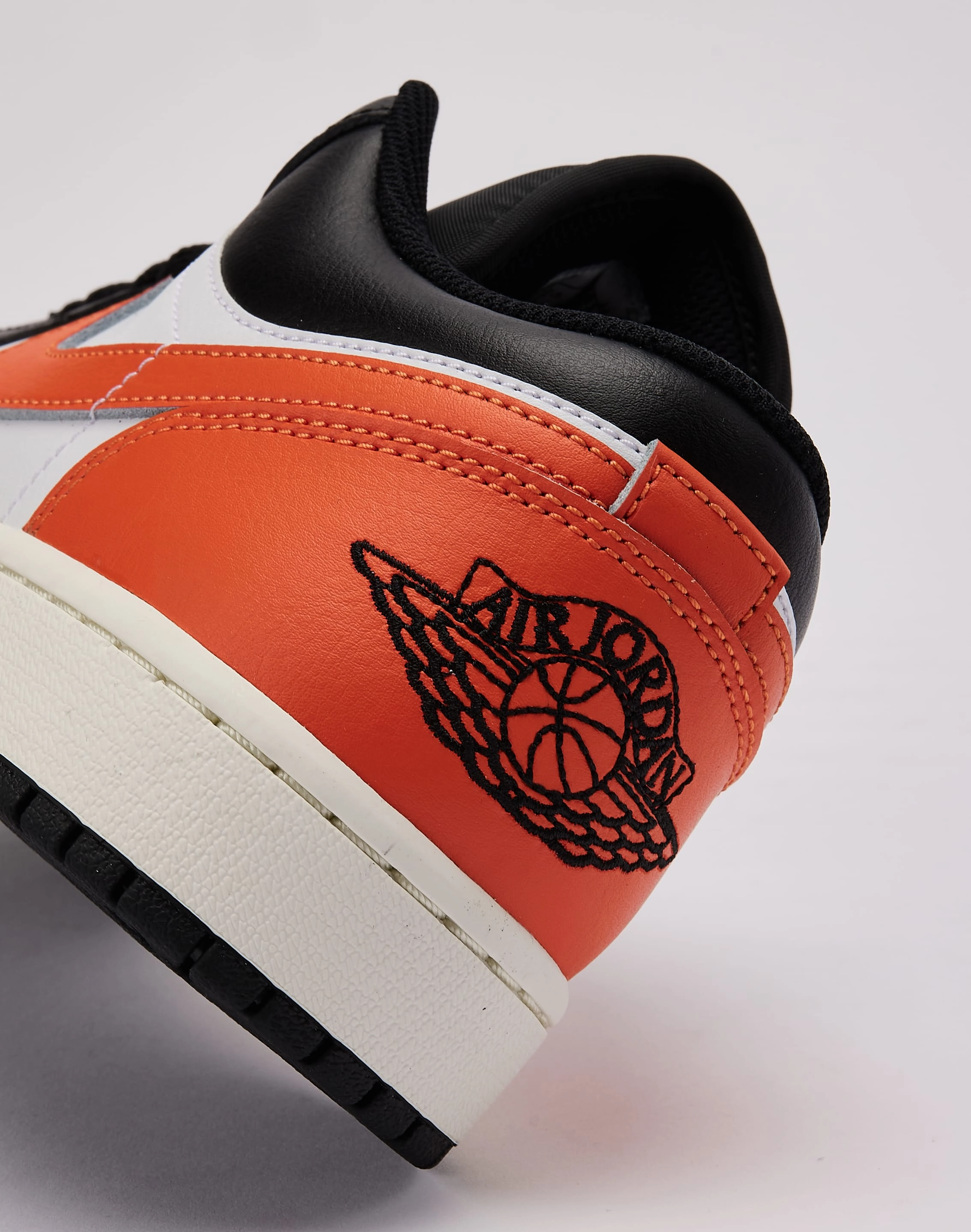 Durable Stitching Slip Resistant All Weather Jordan Air Jordan 1 Low