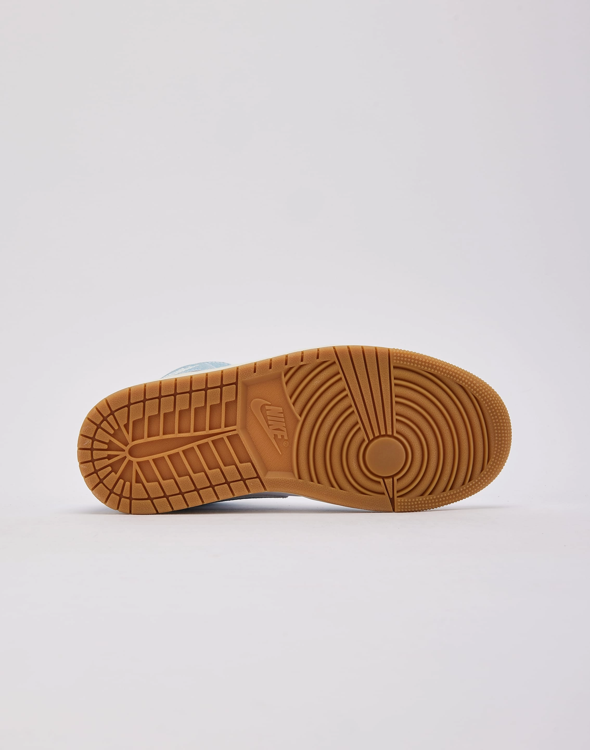 Dust Free Mix Hue Jordan Air Jordan 1 Mid SE