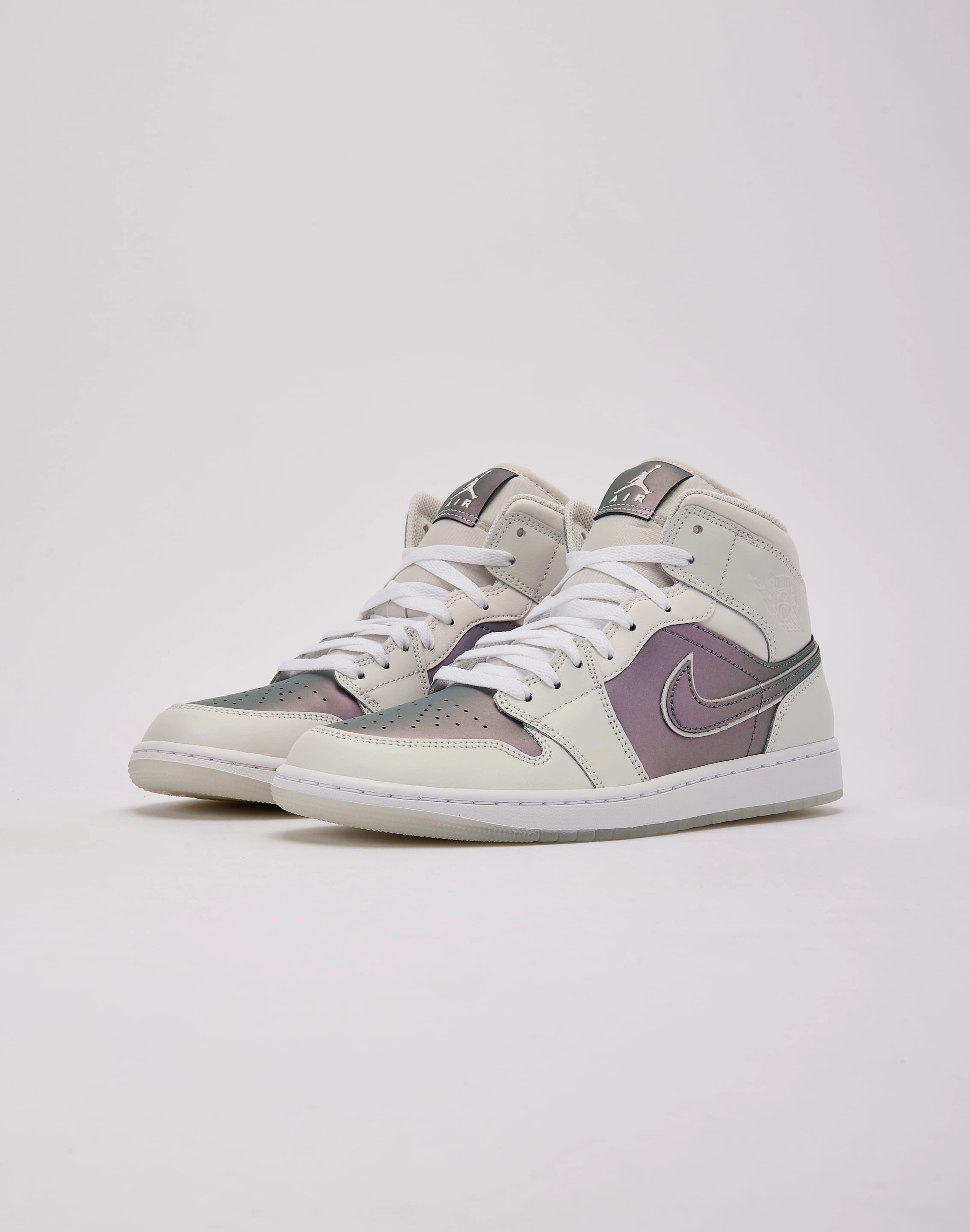 Jordan Air Jordan 1 Mid SE Flexible Outsole Construction