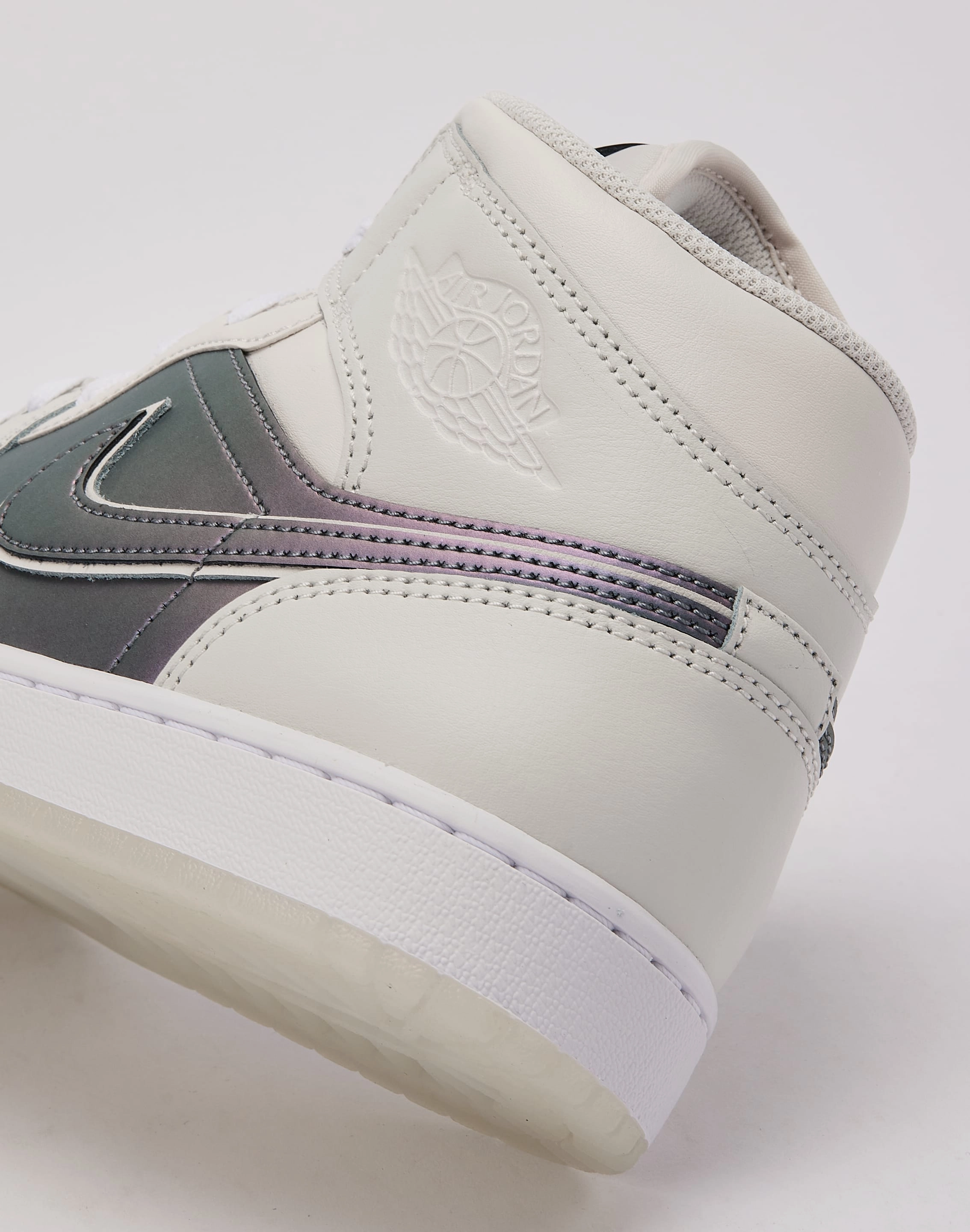 Stretchable Material Jordan Air Jordan 1 Mid SE