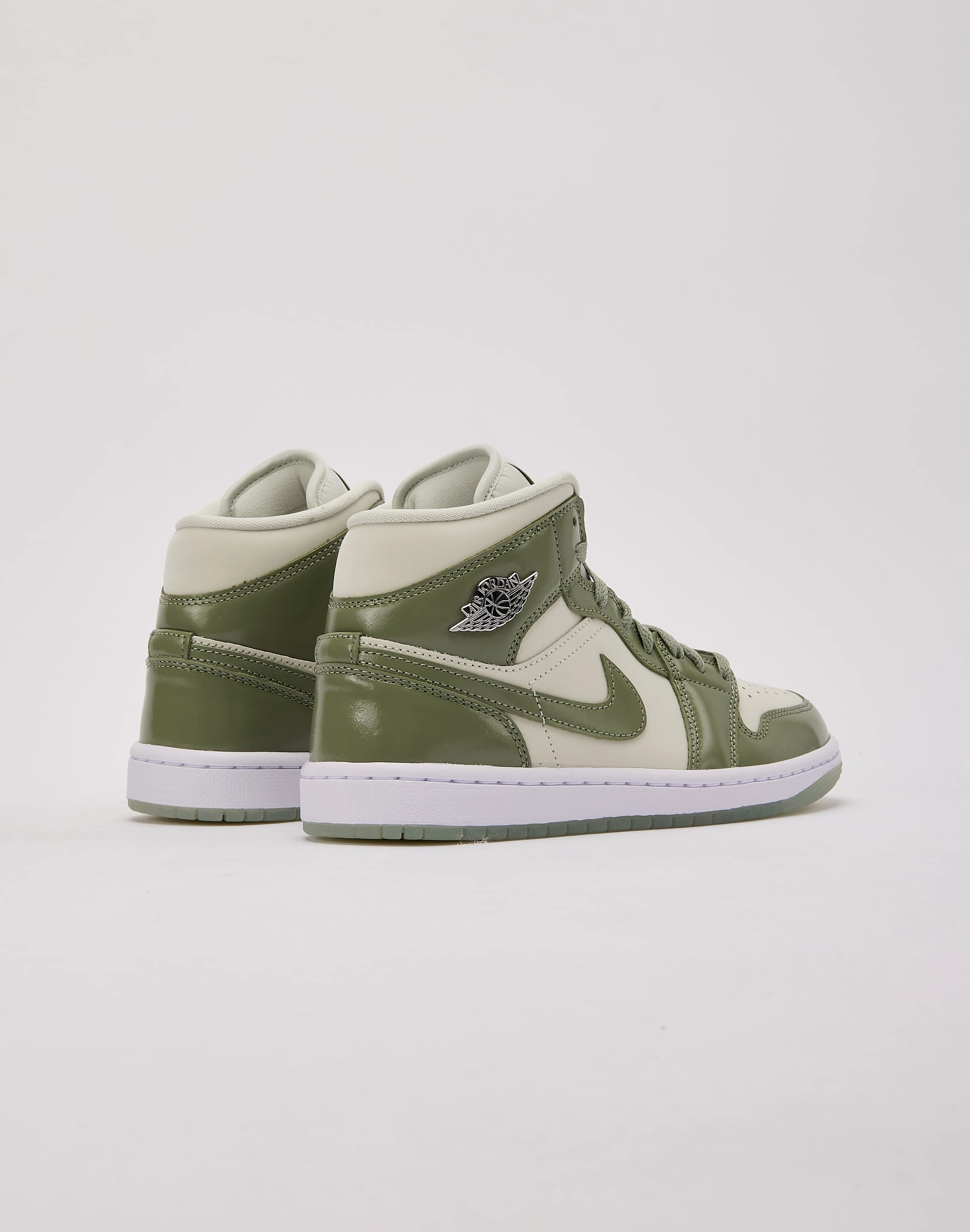 Jordan Air Jordan 1 Mid SE Easy Fasten System Pose Ready