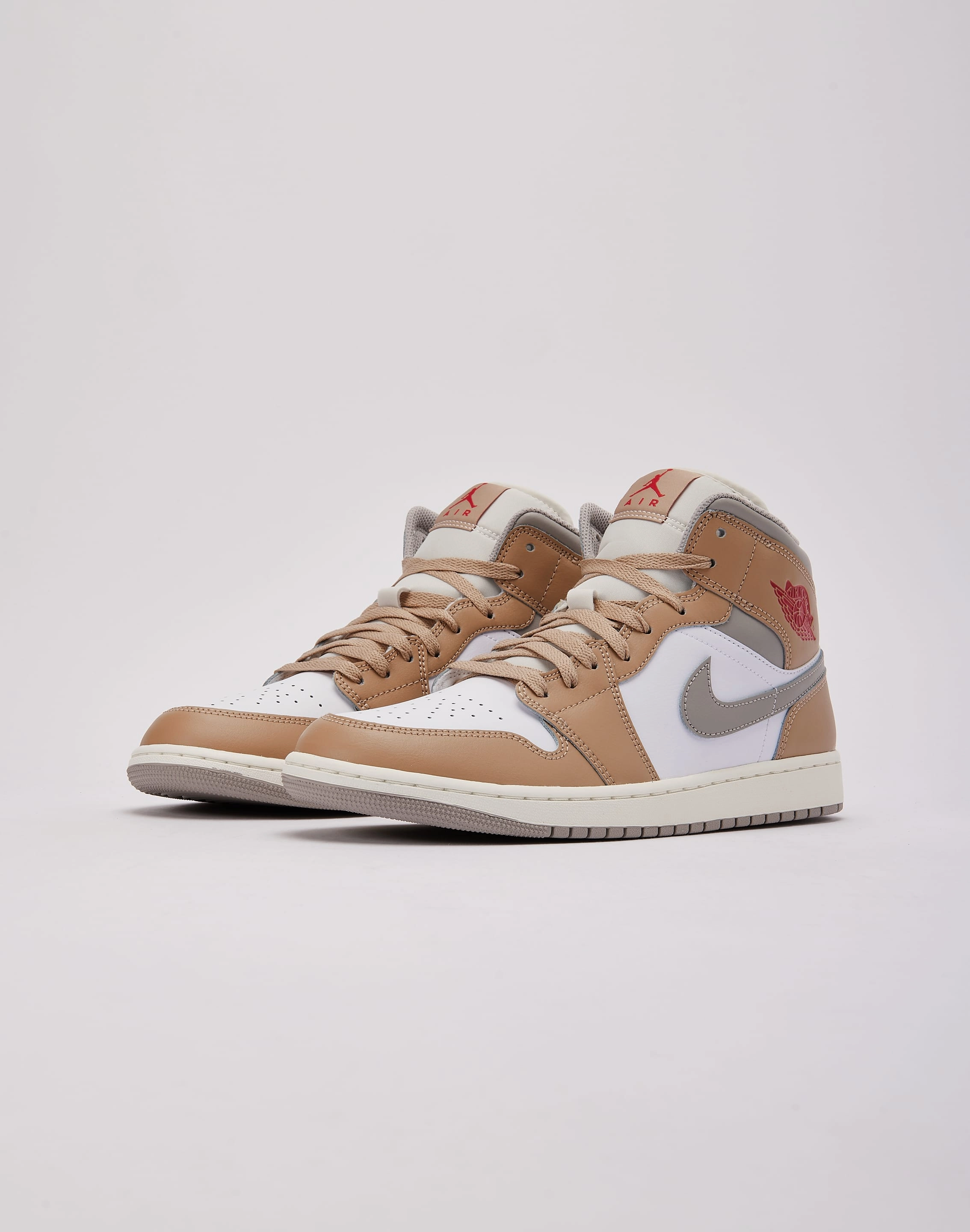 Jordan Air Jordan 1 Mid Memory Foam Cushioning Padded collar