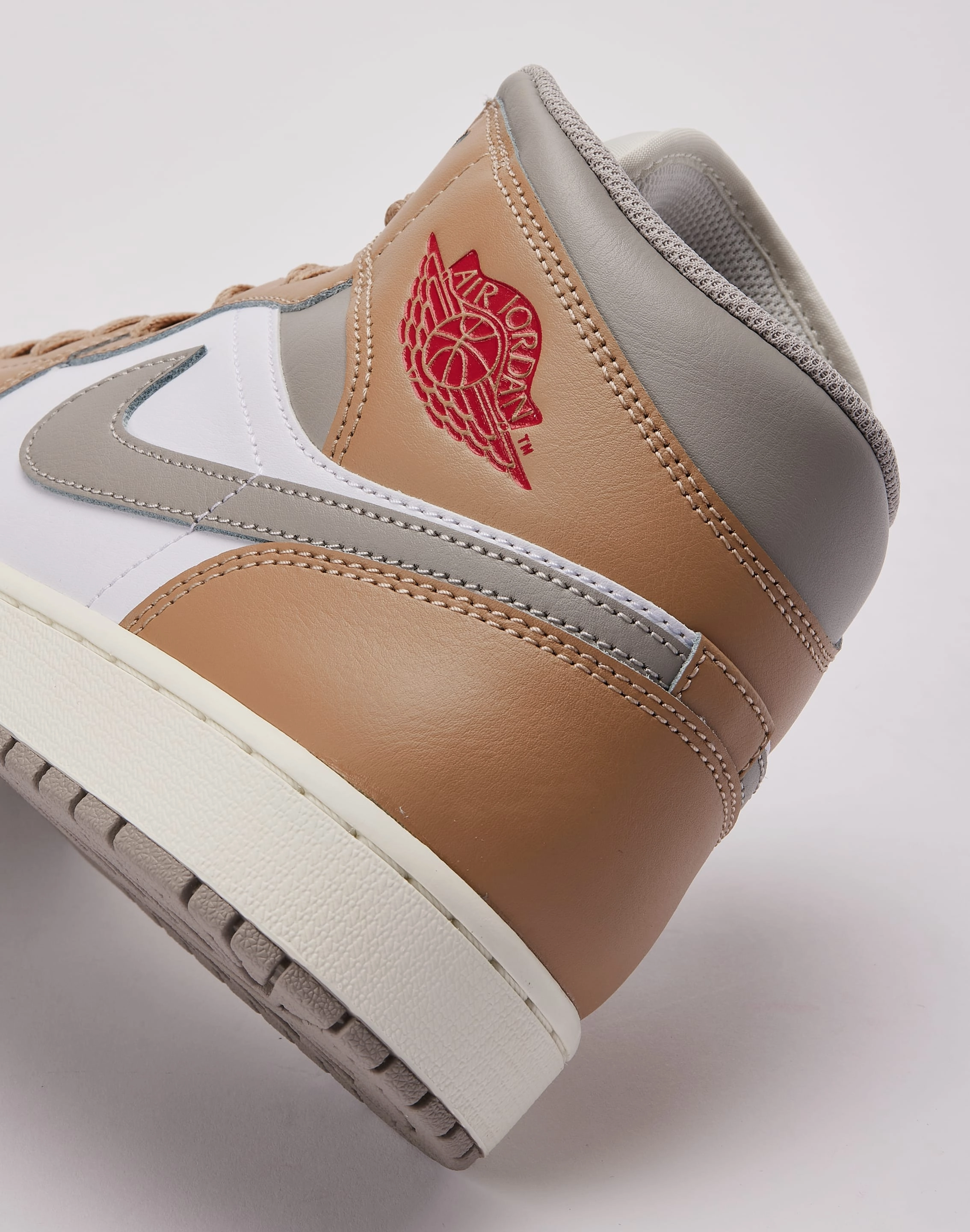 Jordan Air Jordan 1 Mid Shock Diffusing Plate Stretchable Upper