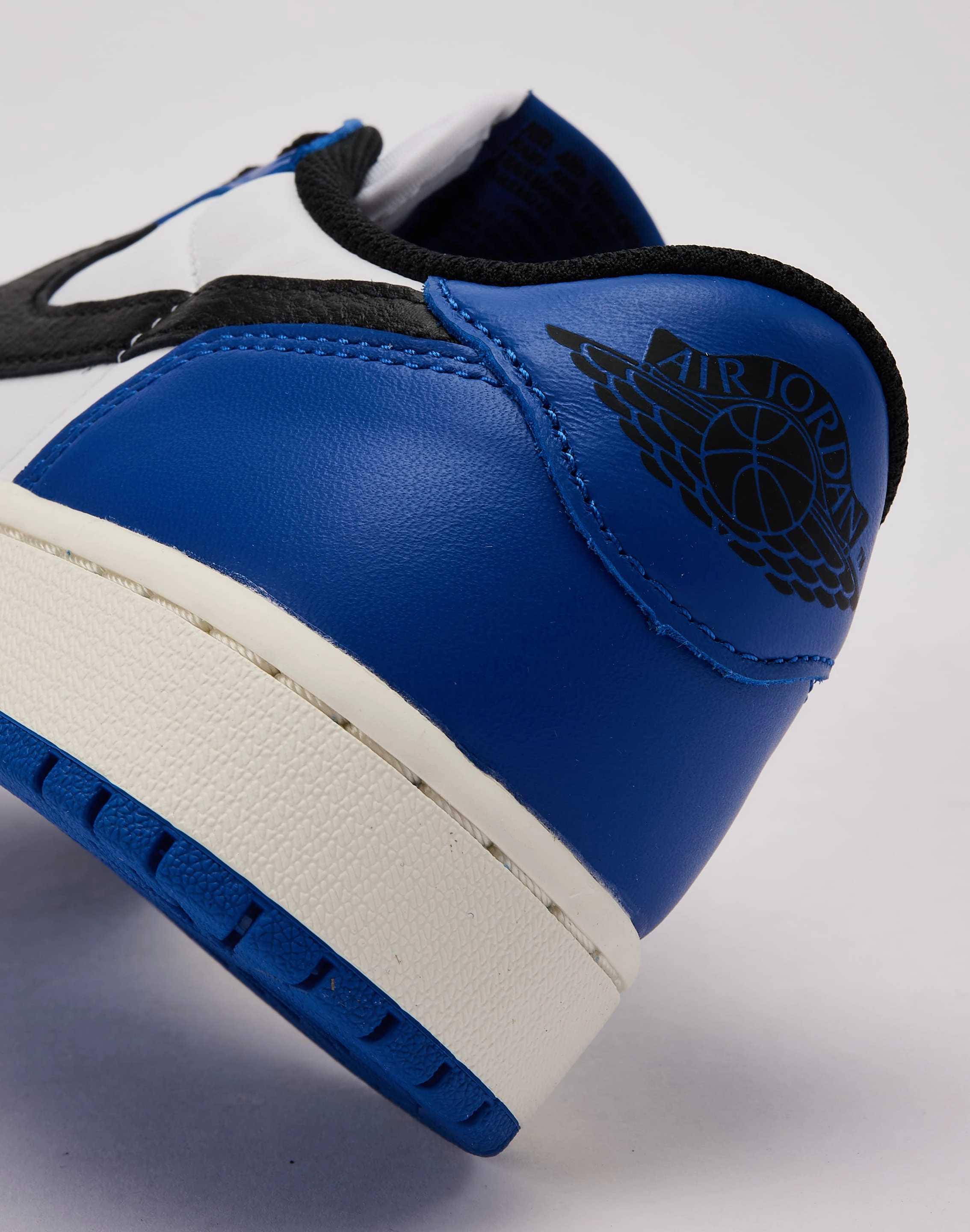 Curve Hug Jordan Air Jordan 1 Retro Low OG 'Game Royal'