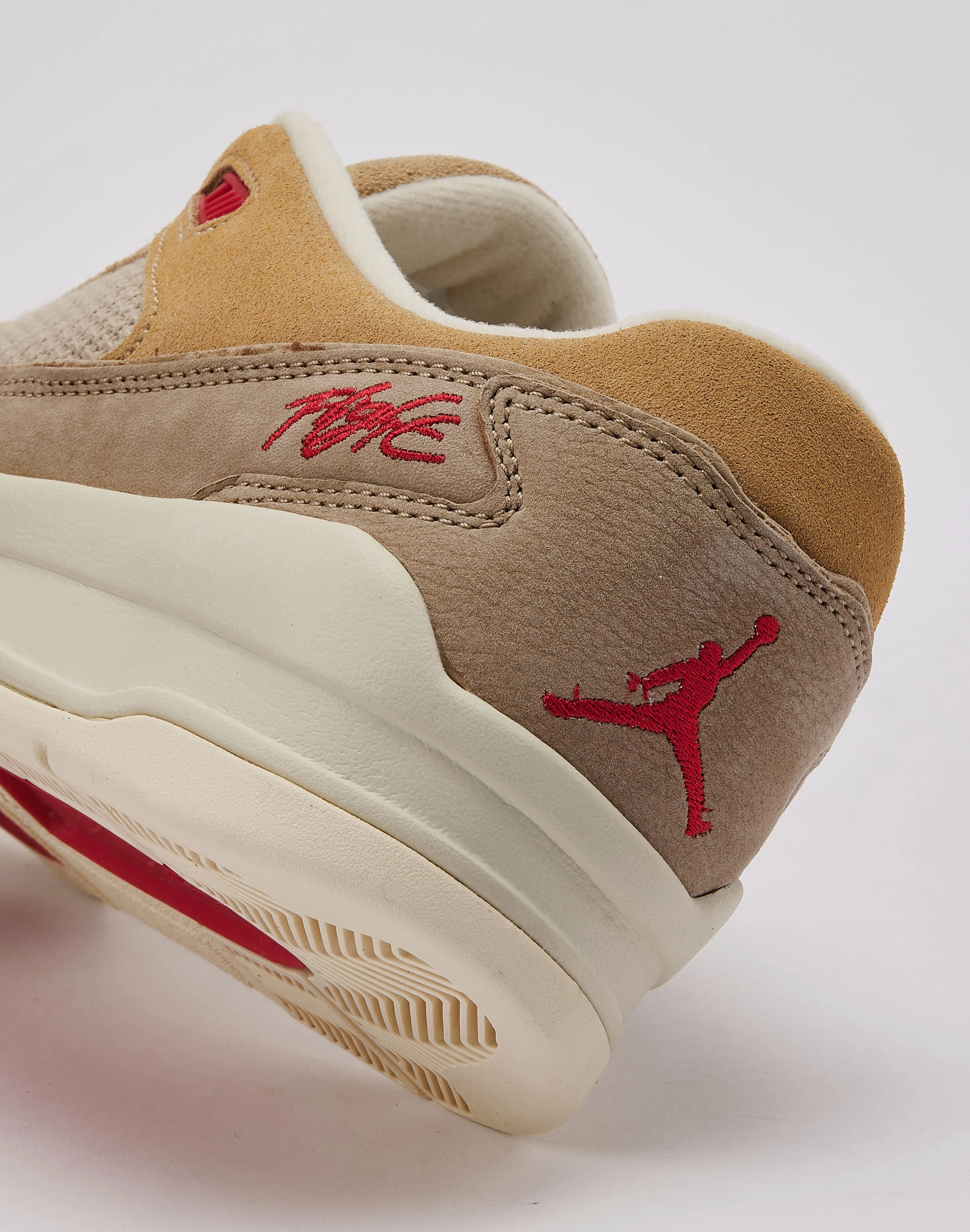 Jordan Flight Court Responsive Cushion Fitness Lovers