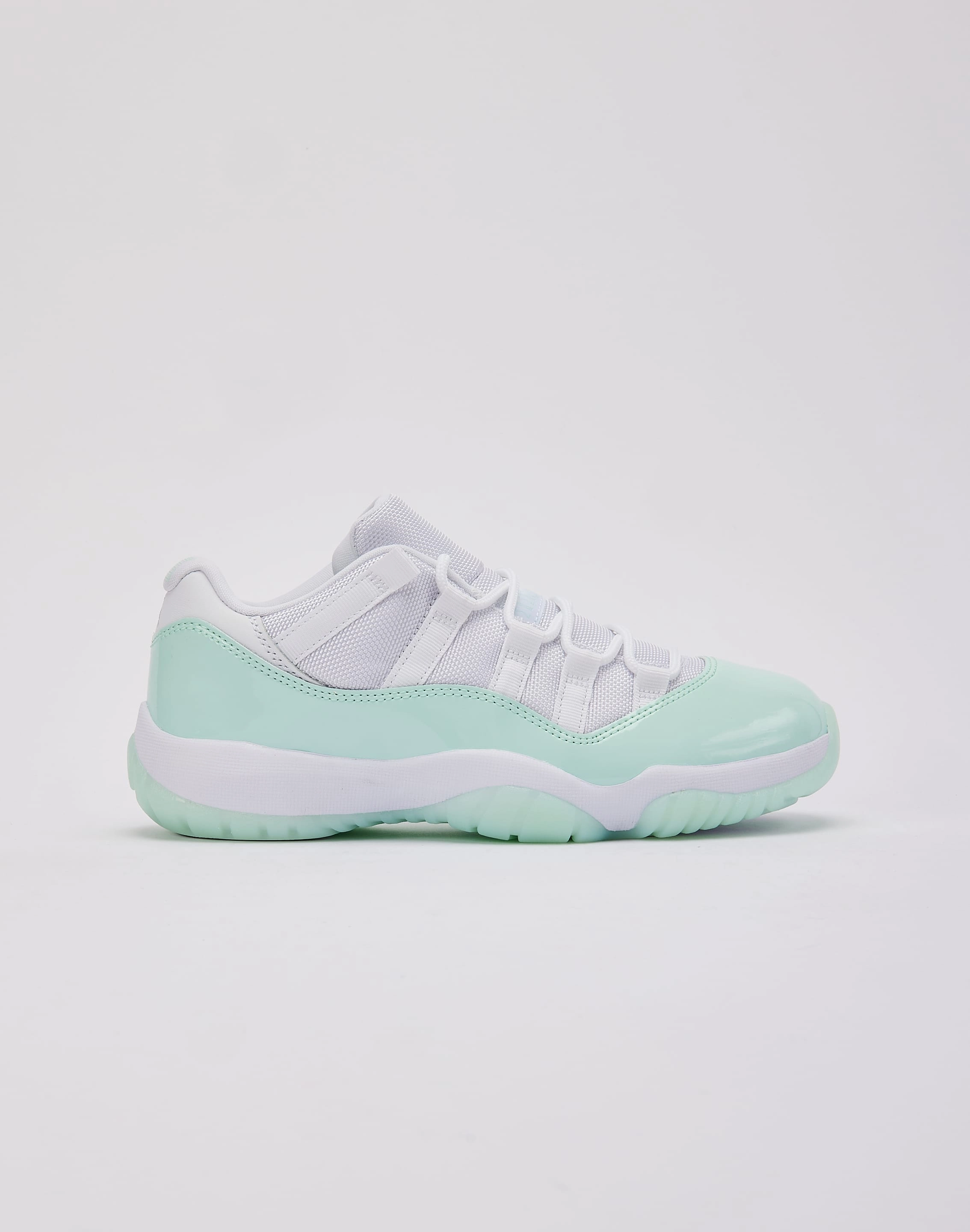 Jordan Air Jordan 11 Retro Low 'Igloo' Craftsmanship