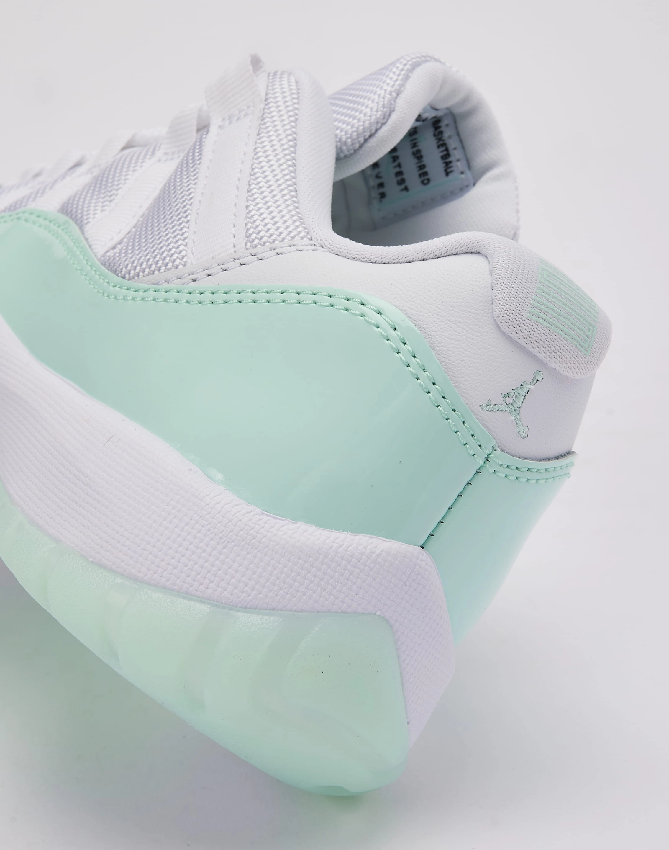 Jordan Air Jordan 11 Retro Low 'Igloo' Quick Dry Fabric Technology Flexible Fit Frequent Travelers