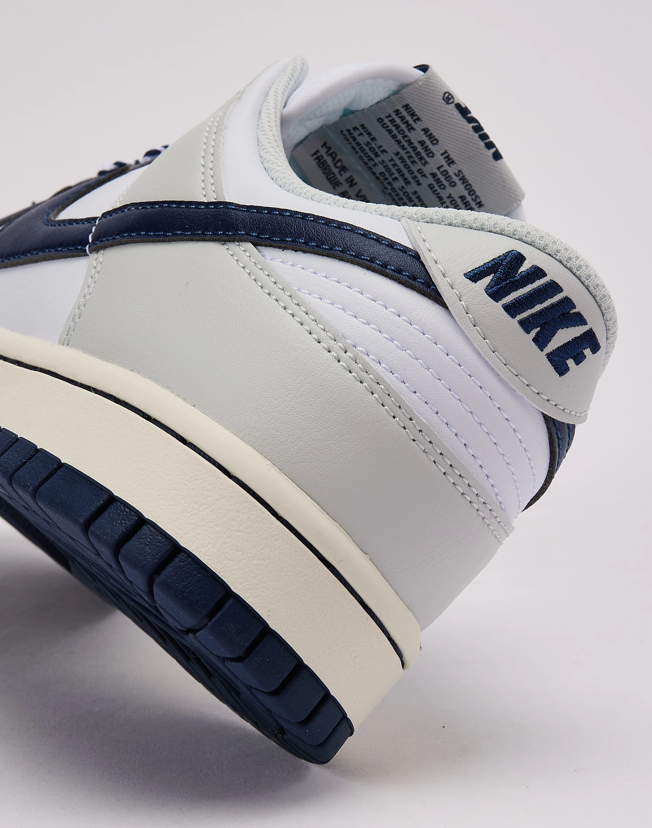 Lightweight Form Casual Wear Nike Dunk Low Retro