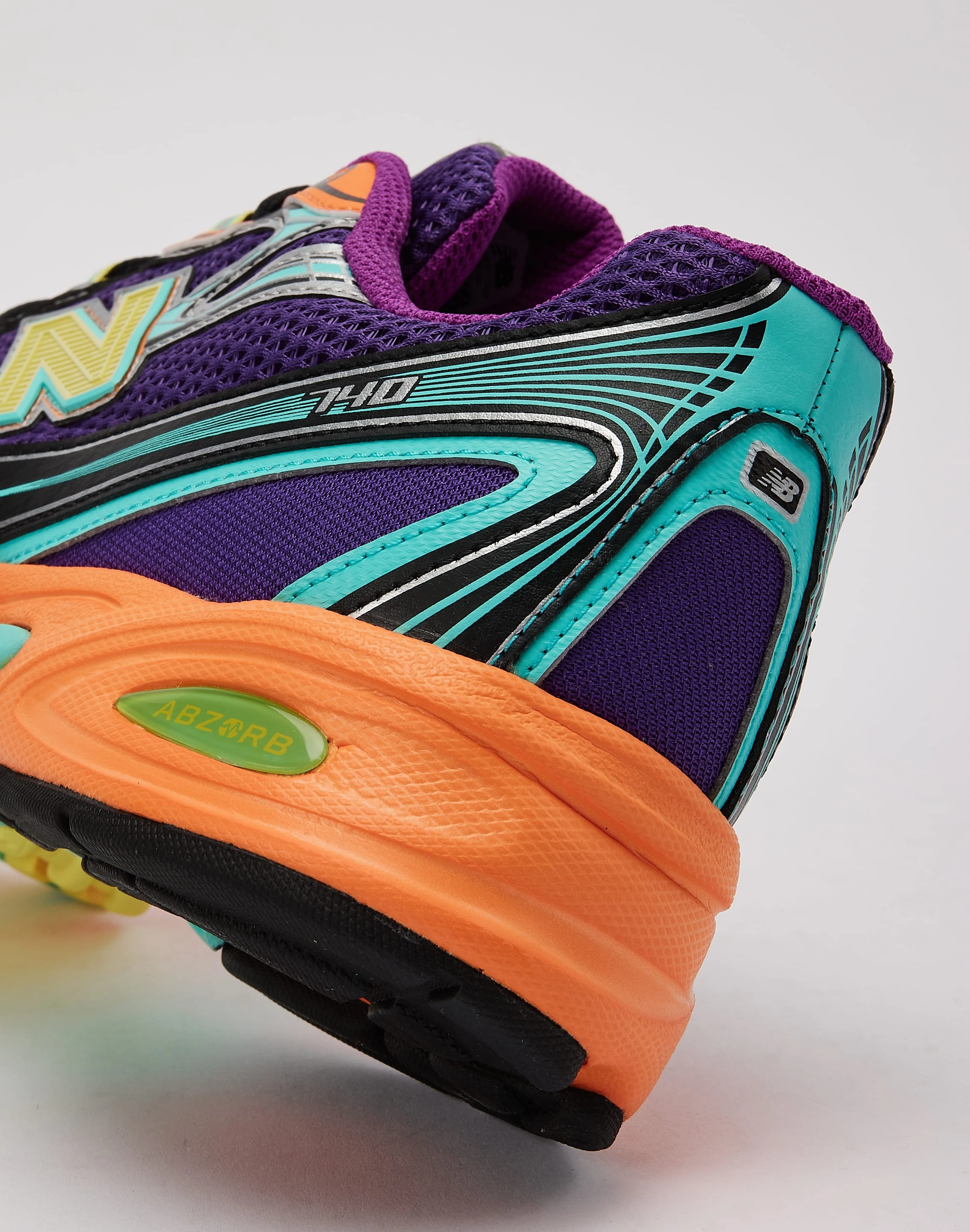 Multi Layer Interior New Balance 740