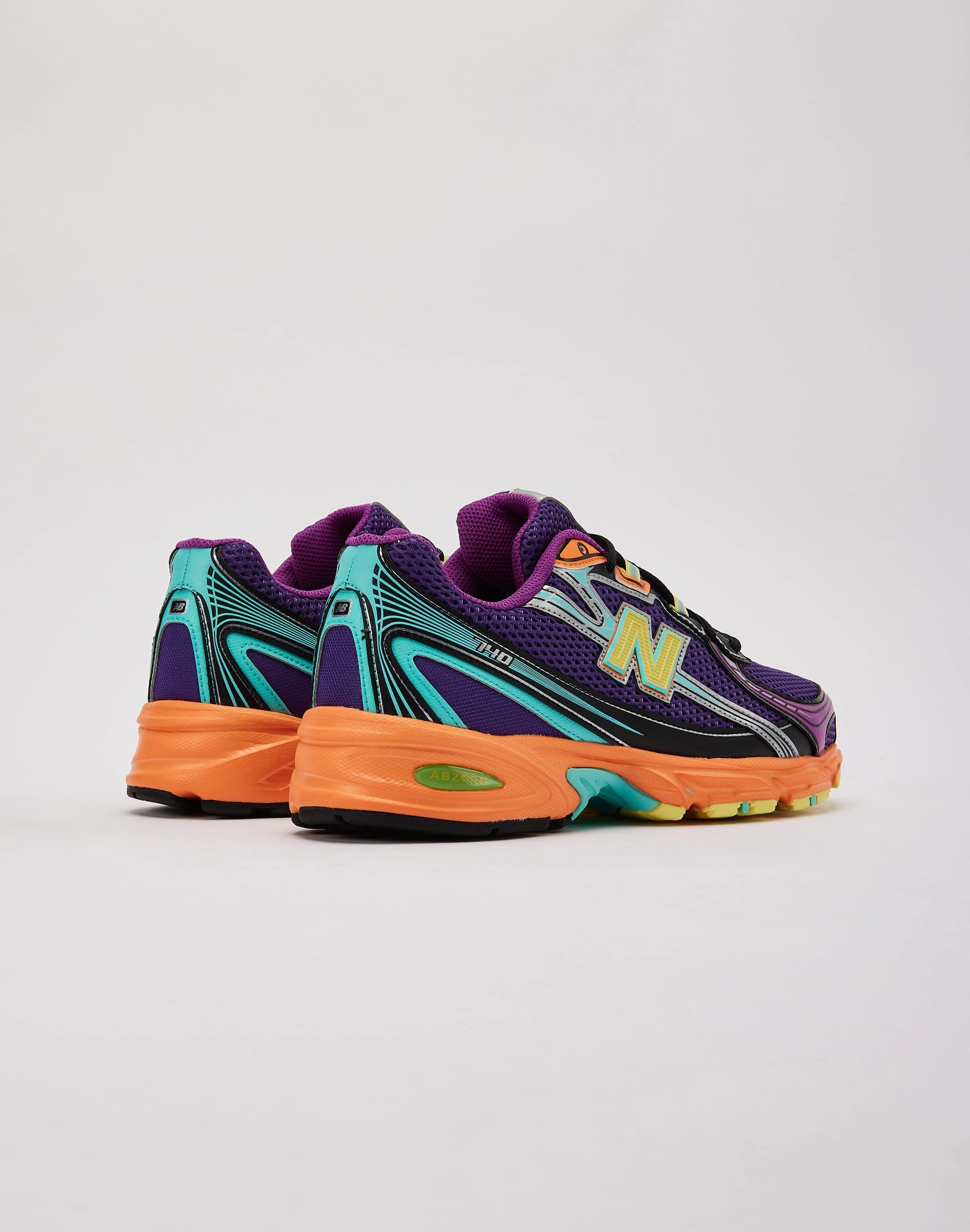 outdoor sole New Balance 740