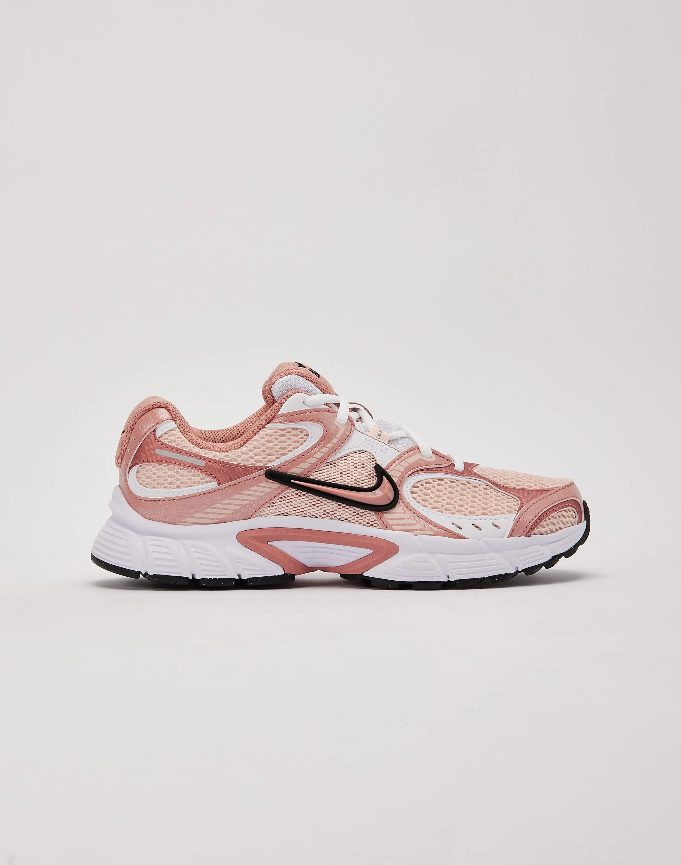 mid - top style running with a high - top design Nike V5 RNR