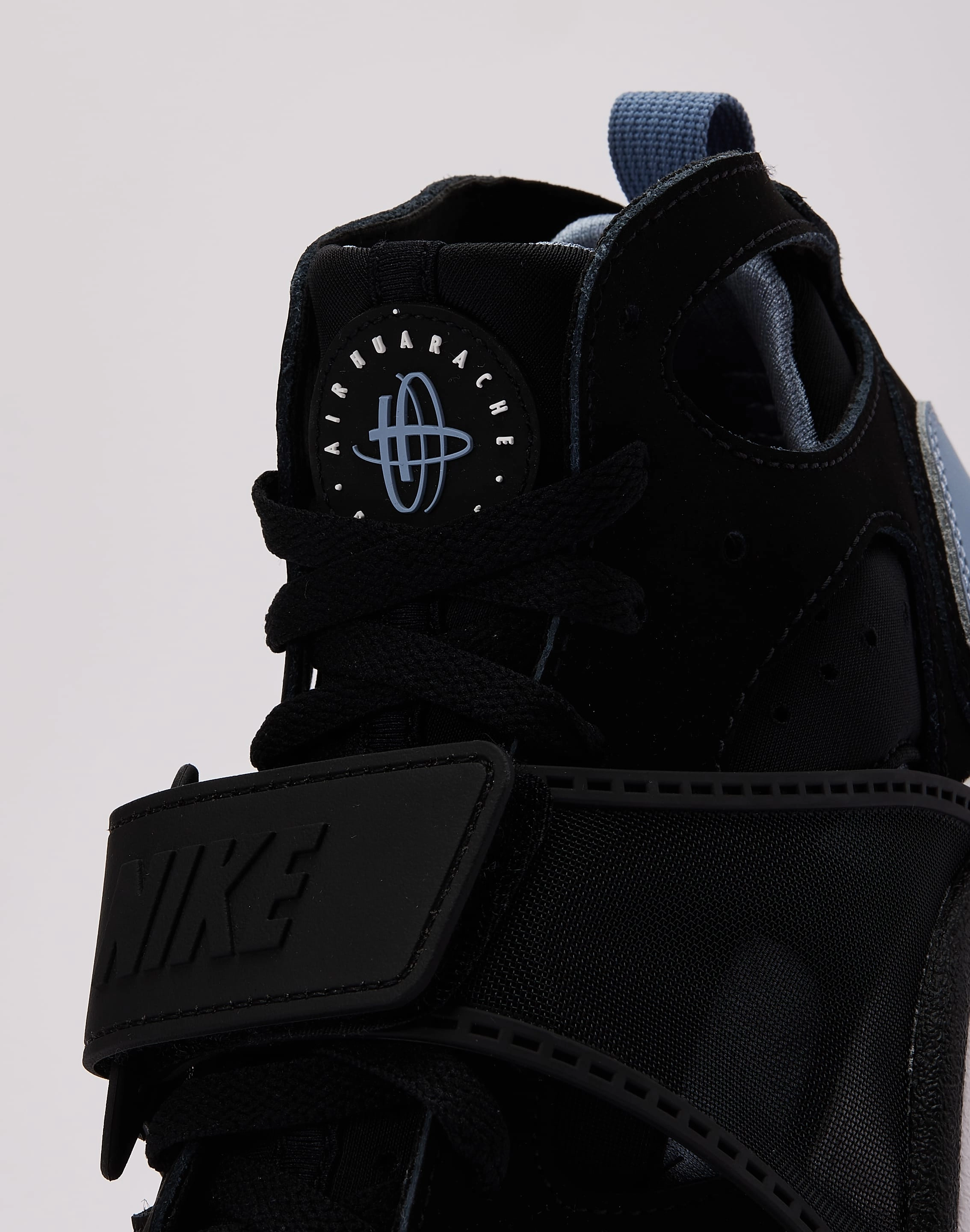 Lace Up Nike Air Trainer Huarache