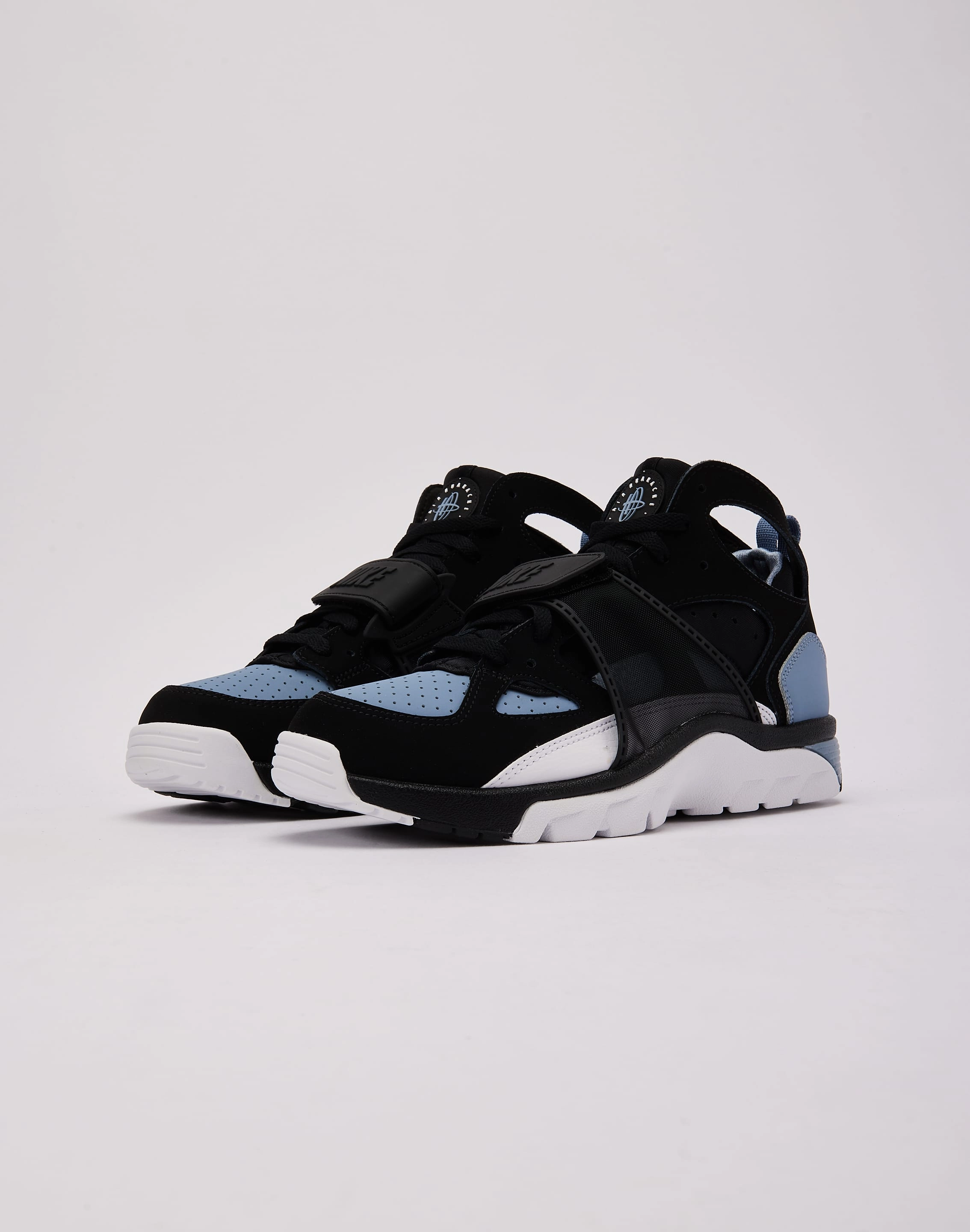 Coastal vibe Cyber Mode Nike Air Trainer Huarache