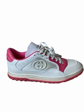 Shoes Luxury Designer By Gucci In Pink & White, Size: 9 Quality