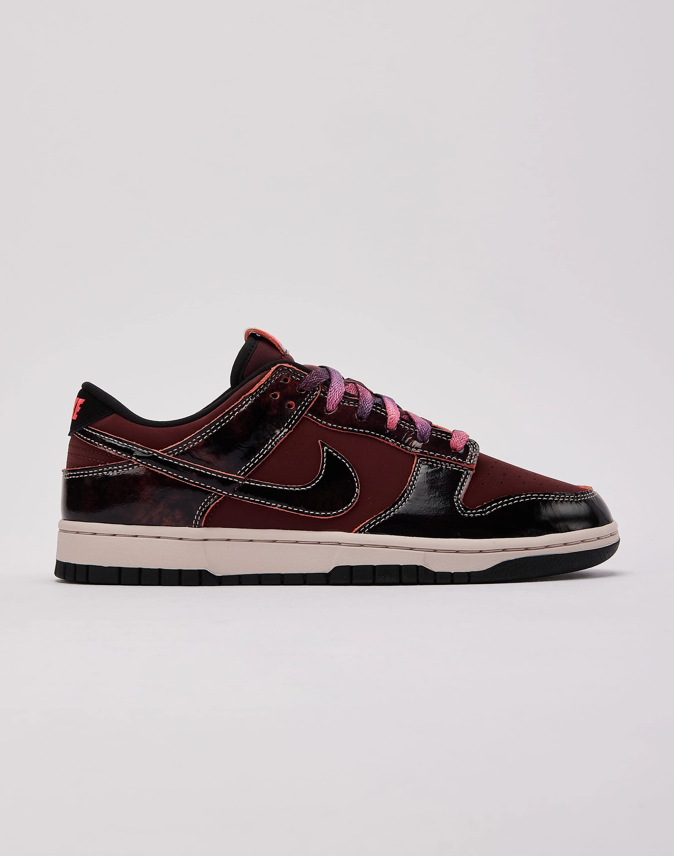 Form Ease Nike Dunk Low Retro SE