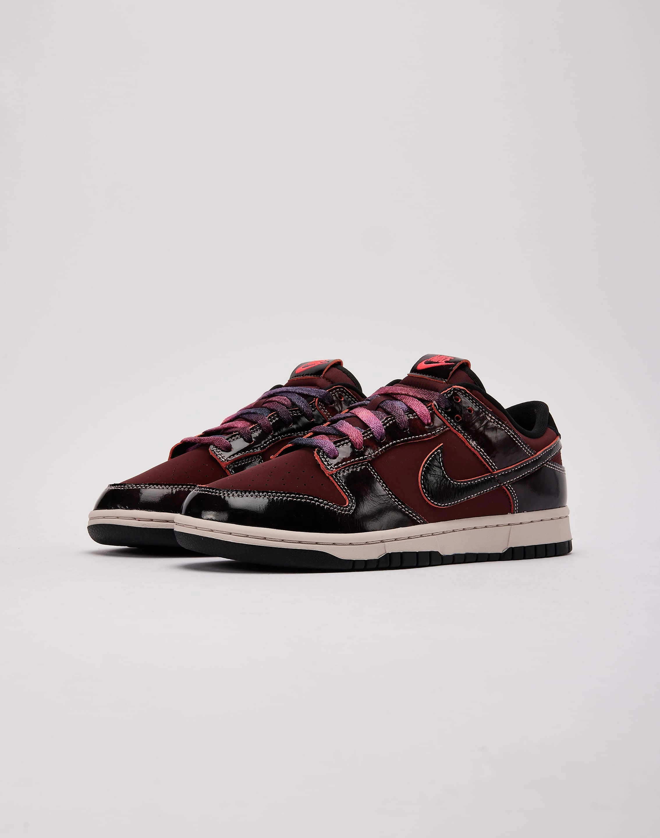 Flexible Sole Traction pattern Nike Dunk Low Retro SE