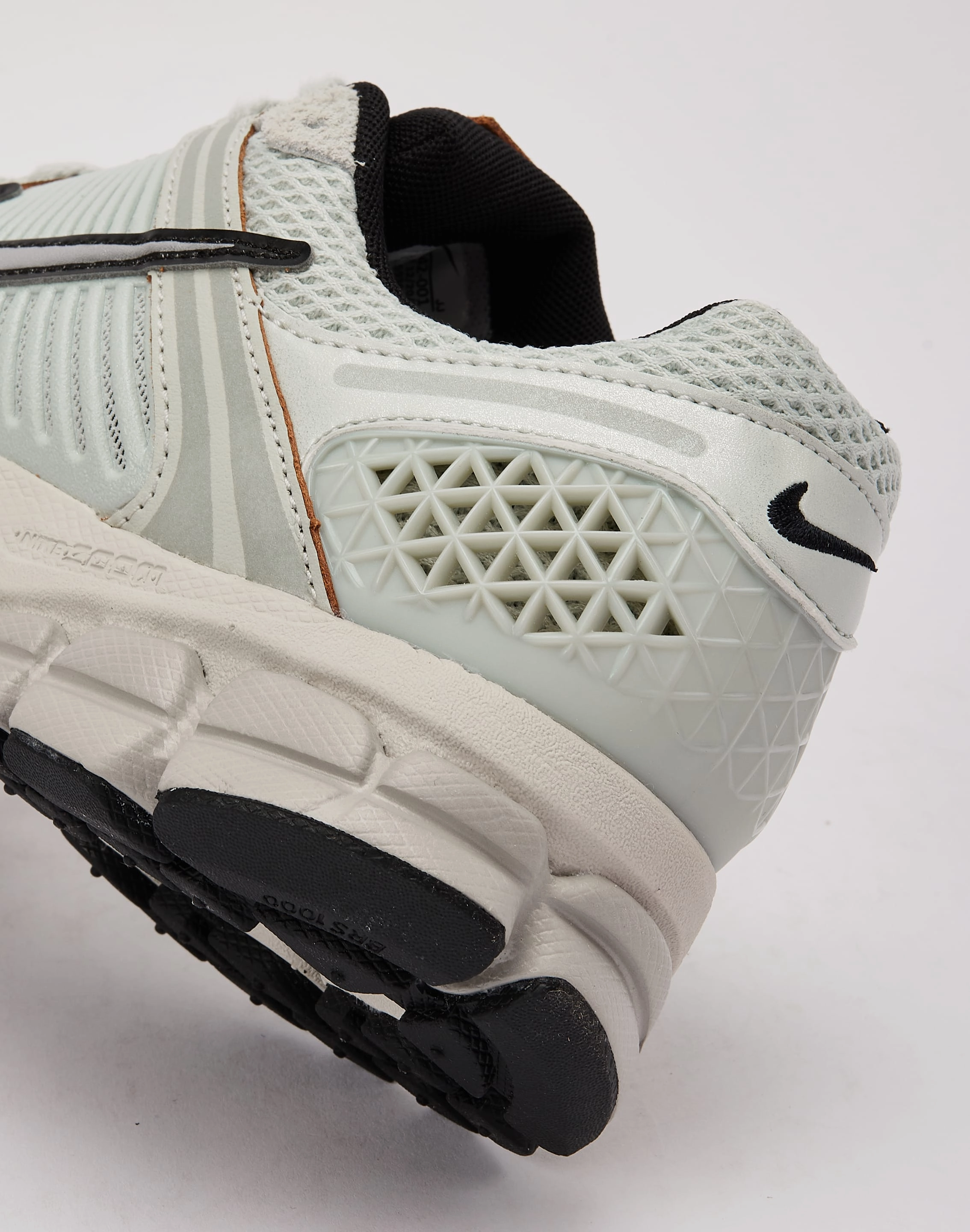 Nike Zoom Vomero 5 Comfort Elasticity