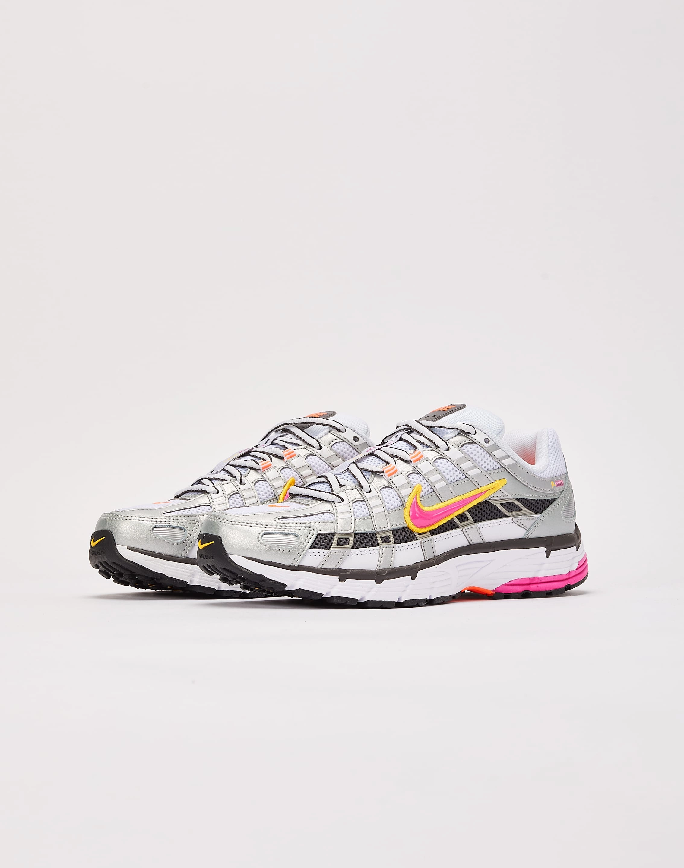 Nike P-6000 running in the dryness shoes